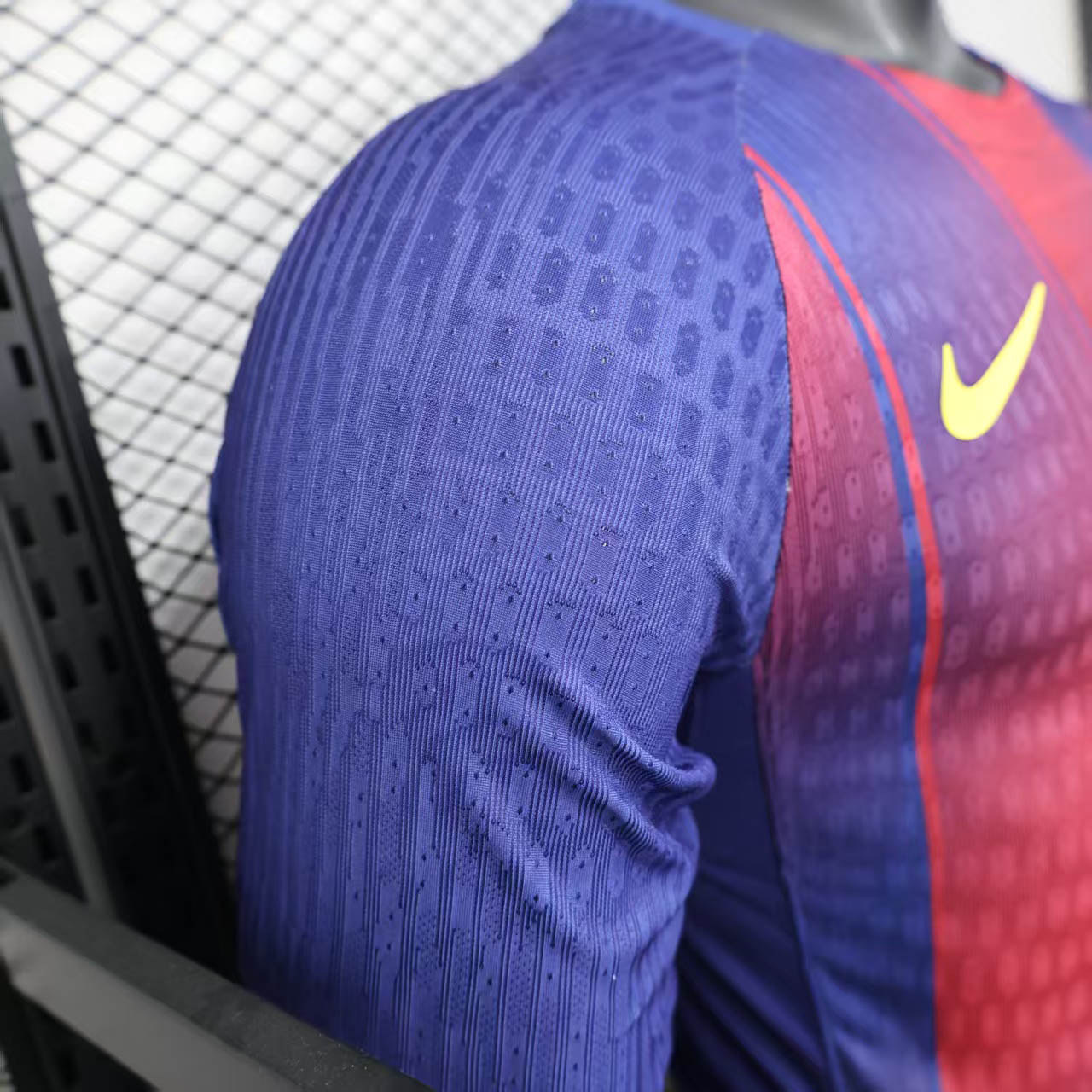 2025/2026 Player Version Long Sleeve Barcelona Home Football Shirt 1:1 Thai Quality:football jersey mysite: unitedjerseyfootball 邓江浪:football