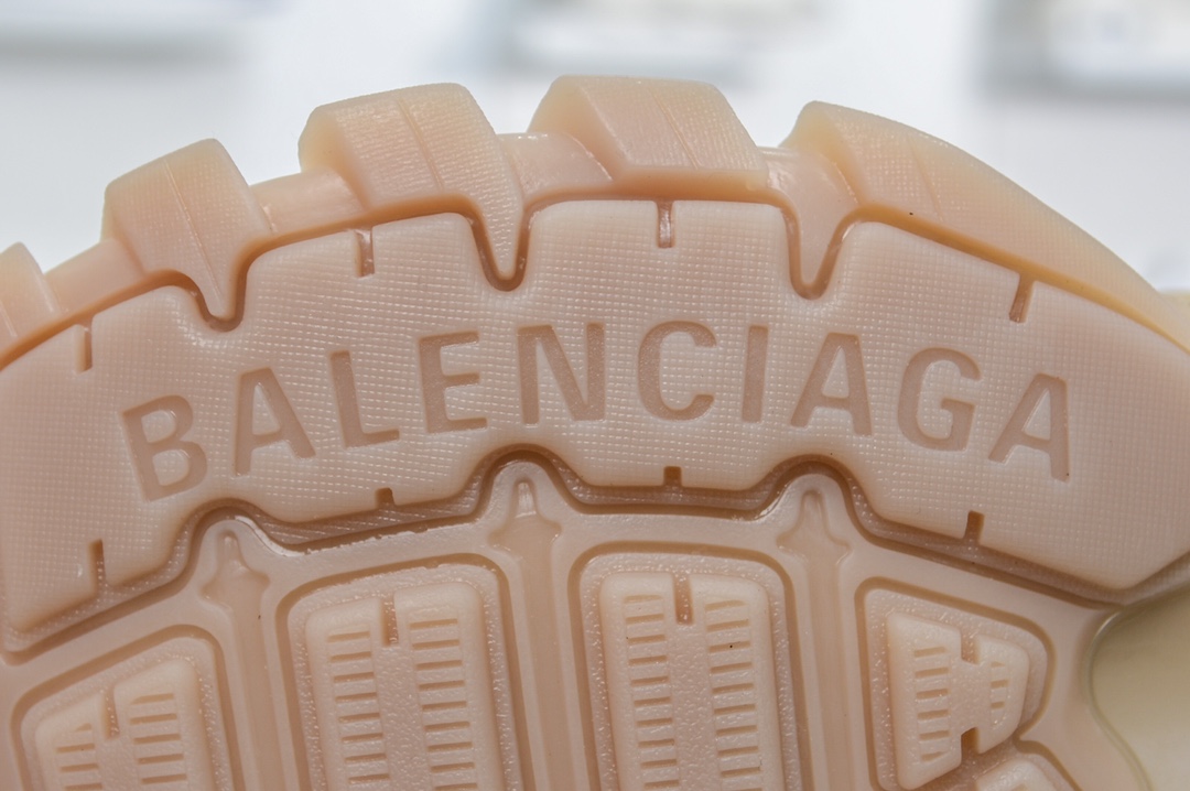 Balenciaga Track 2.0 Trainer in Beige、mysite、Cacoeks