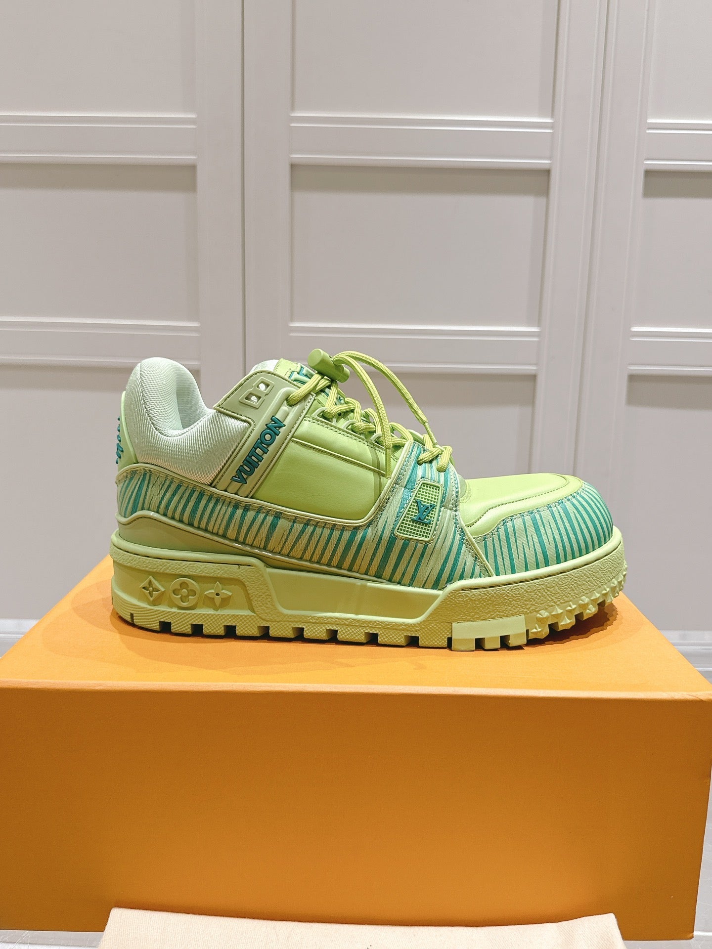 LV TRAINER MAXI LV X PARK SEO-BO IN PEAR GREEN CALFSKIN、mysite、Cacoeks