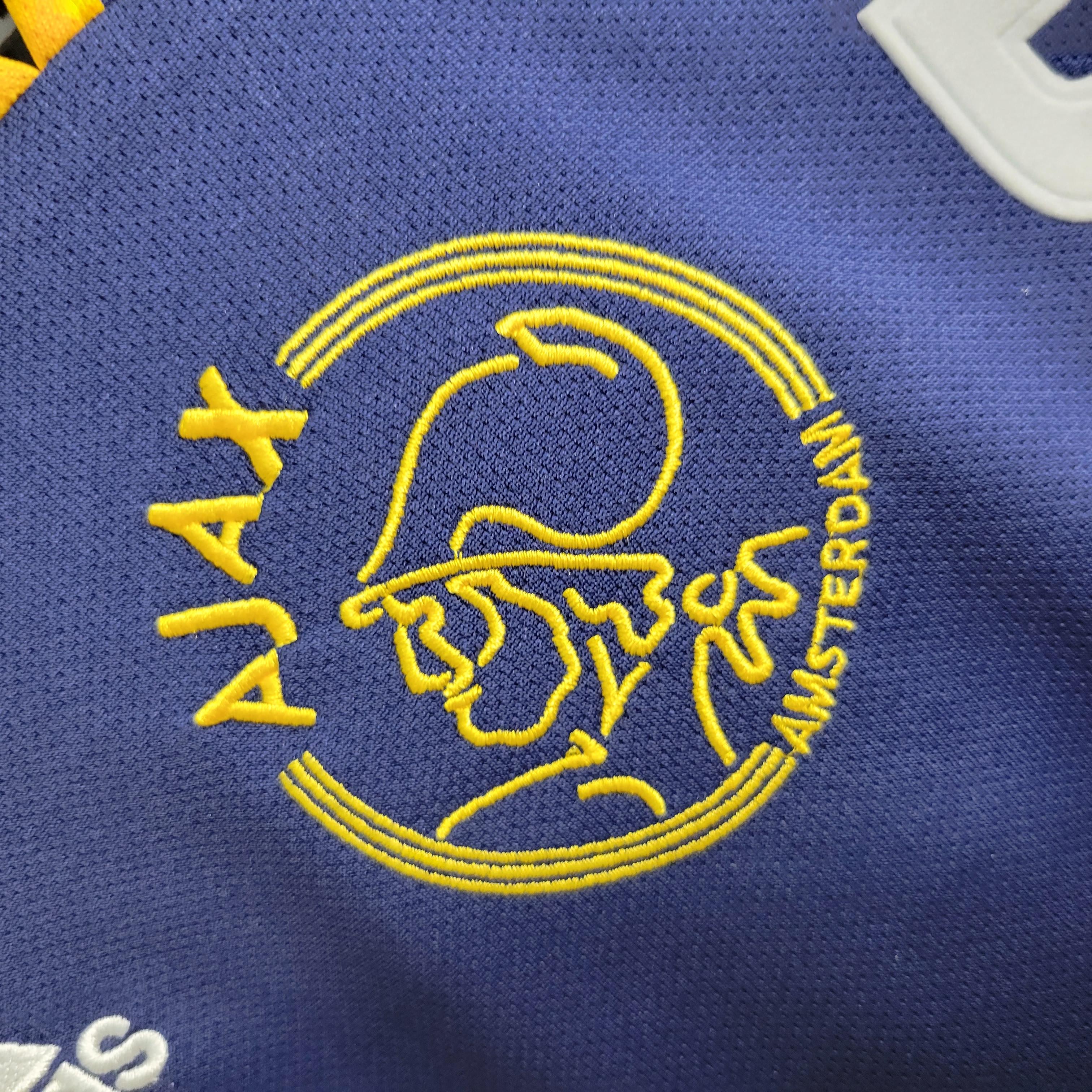 GlobeJersey-Retro Ajax 2000-01 Away Jersey