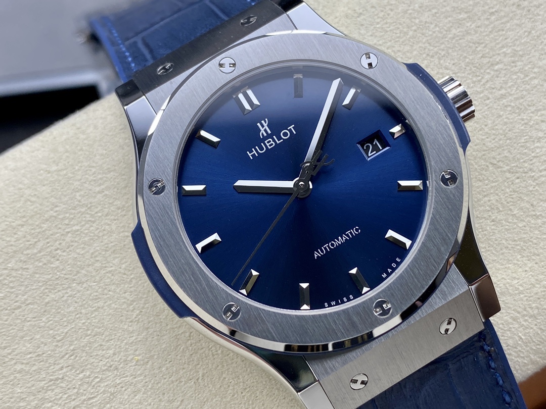 542.NX.7170.LR Hublot Classic Fusion Automatic Blue-fasswatch