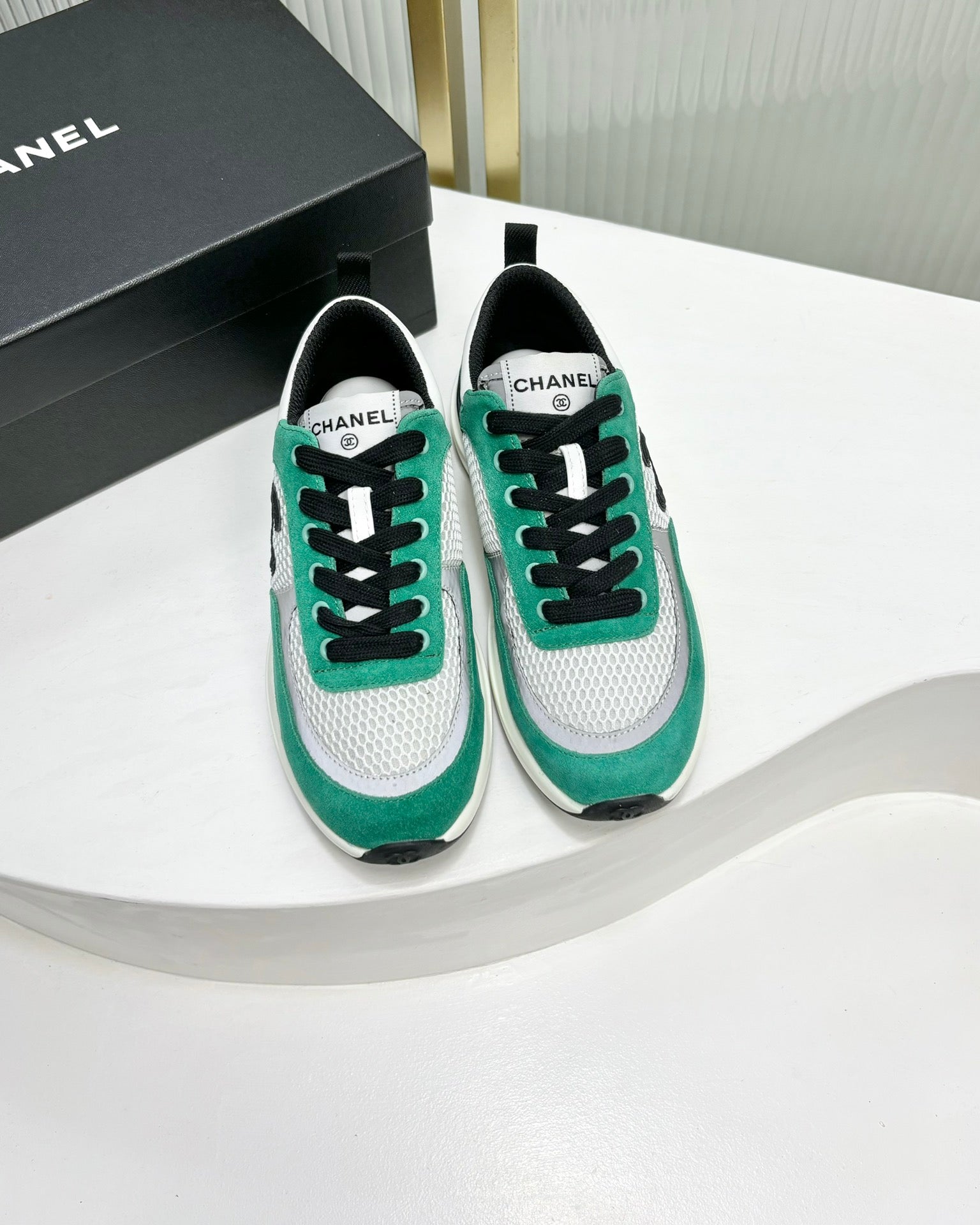 SNEAKER IN JADE GREEN SUEDE AND GREY BREATHABLE MESH、mysite、Cacoeks