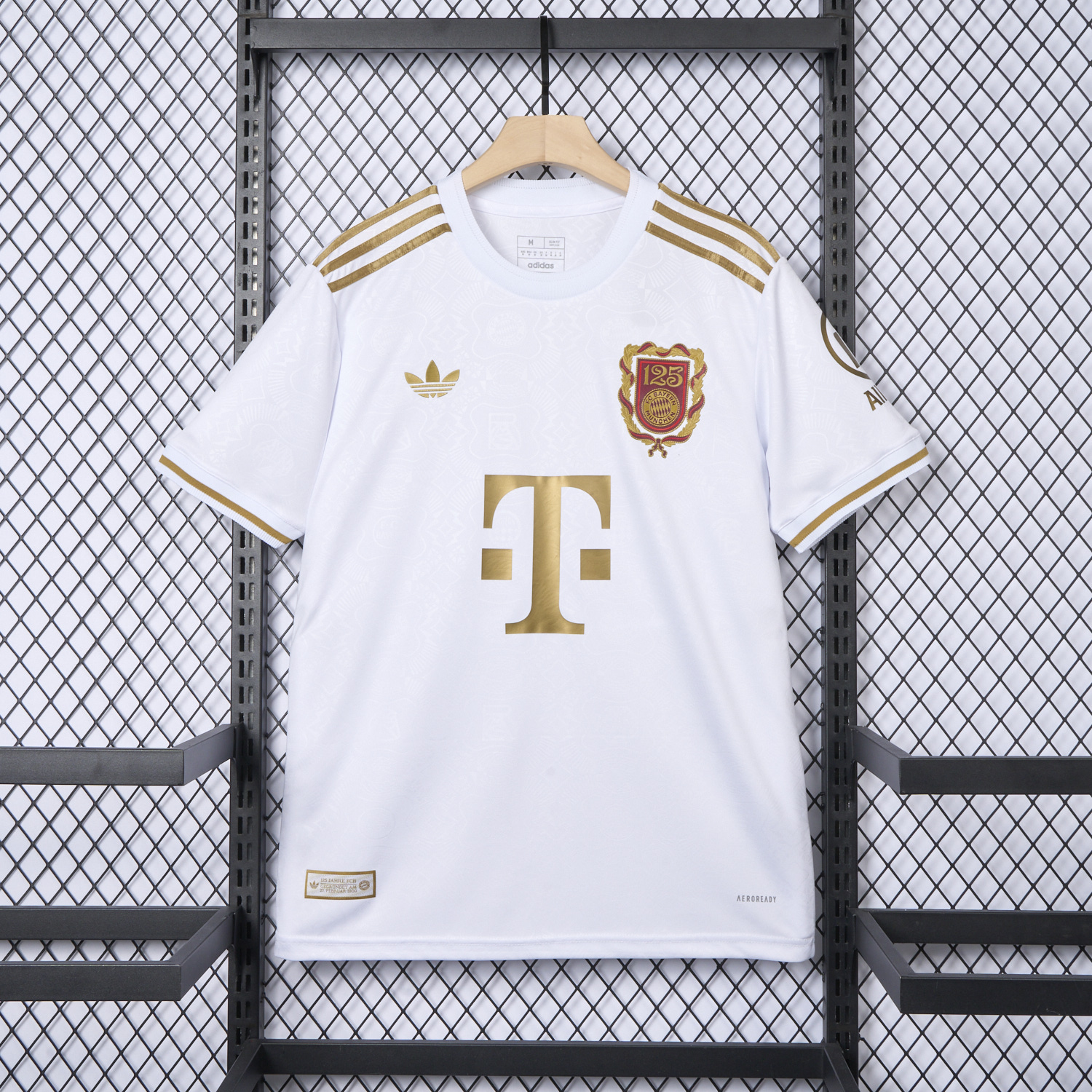 foot-Bayern Munich 2025 White 125th Anniversary Jersey - Fans Version