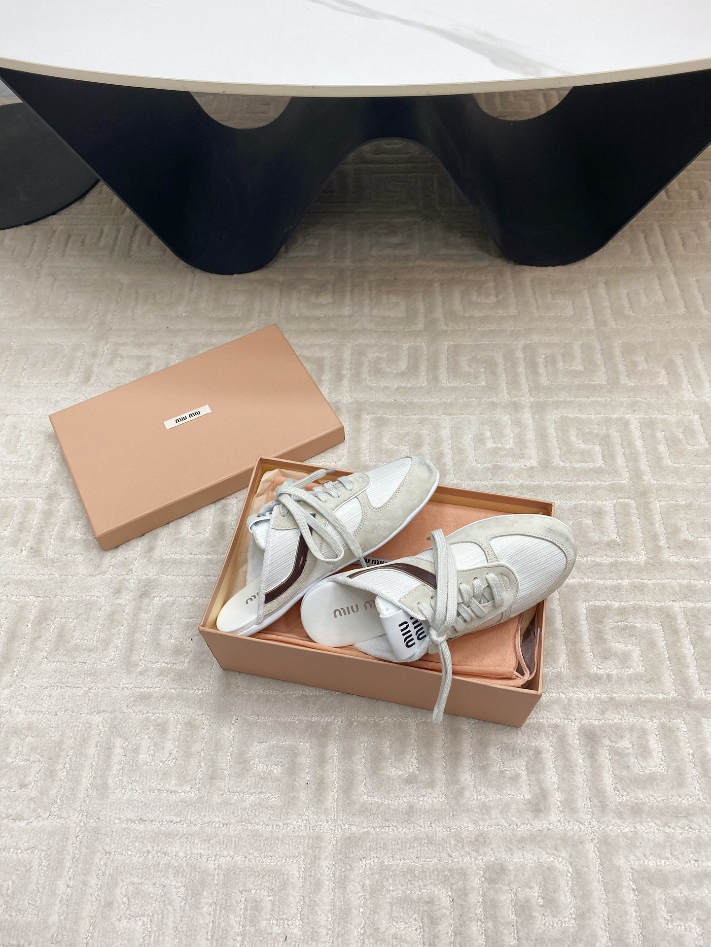 SNEAKER MULES IN WHITE MESH AND BEIGE SUEDE、mysite、Cacoeks