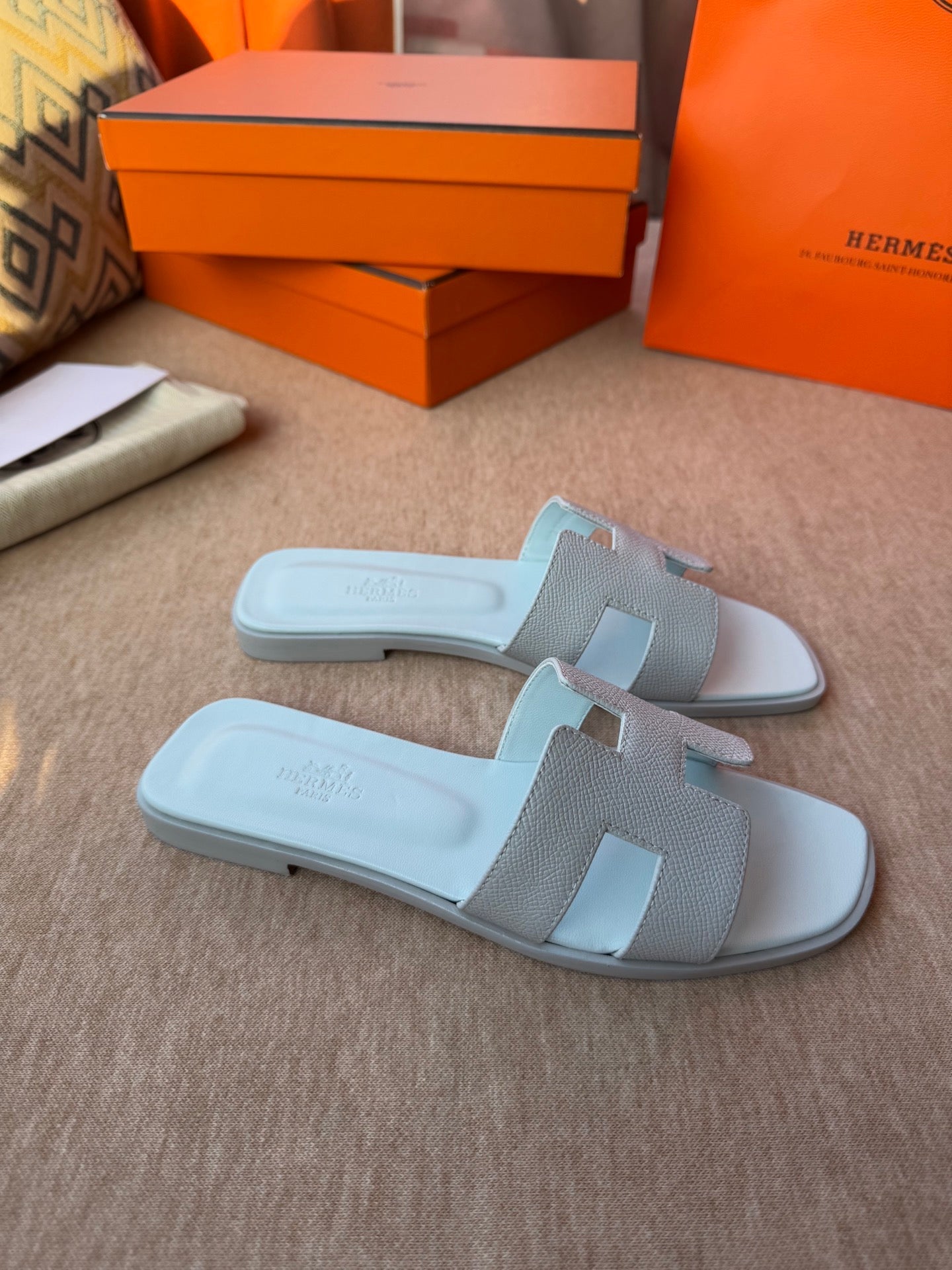 0RAN SANDALS IN ICE BLUE CALFSKIN、mysite、Cacoeks