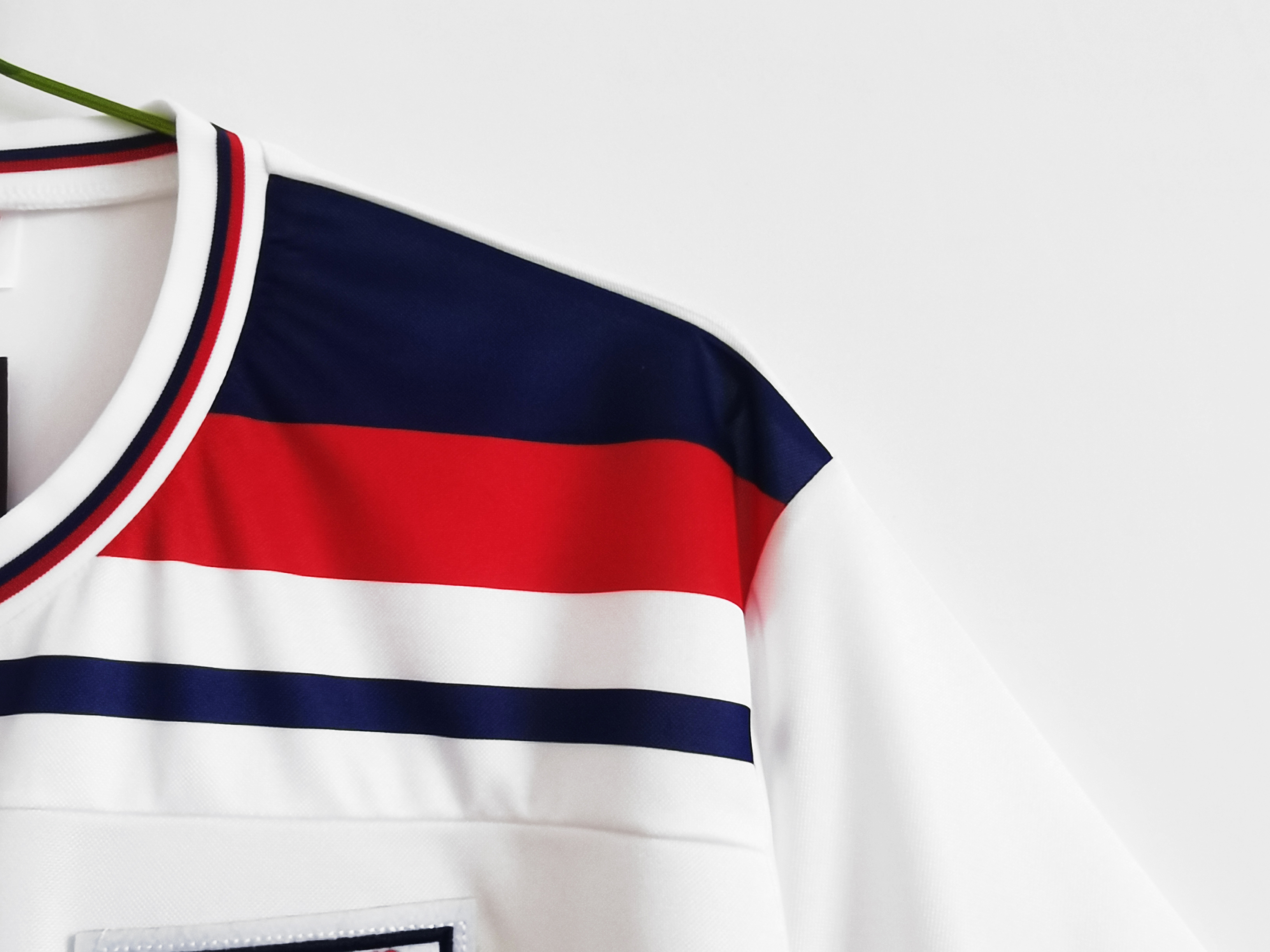 GlobeJersey-Retro England 1982 Home Stadium Jersey