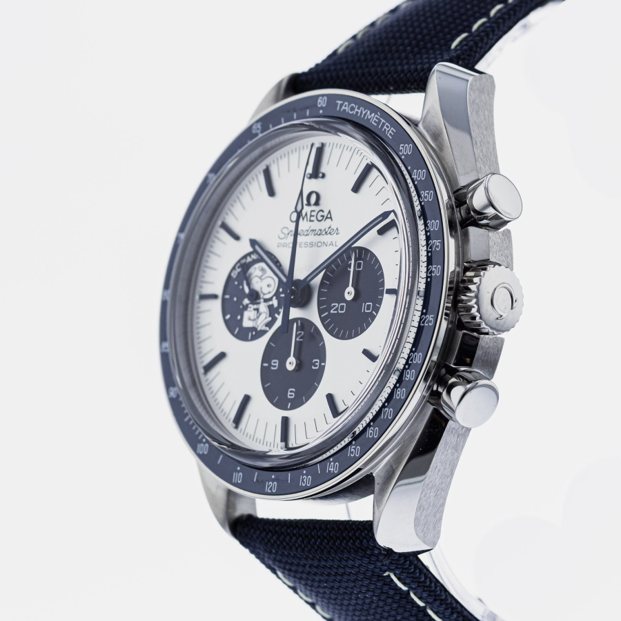 Omega Speedmaster Snoopy Replica 6 reviews4