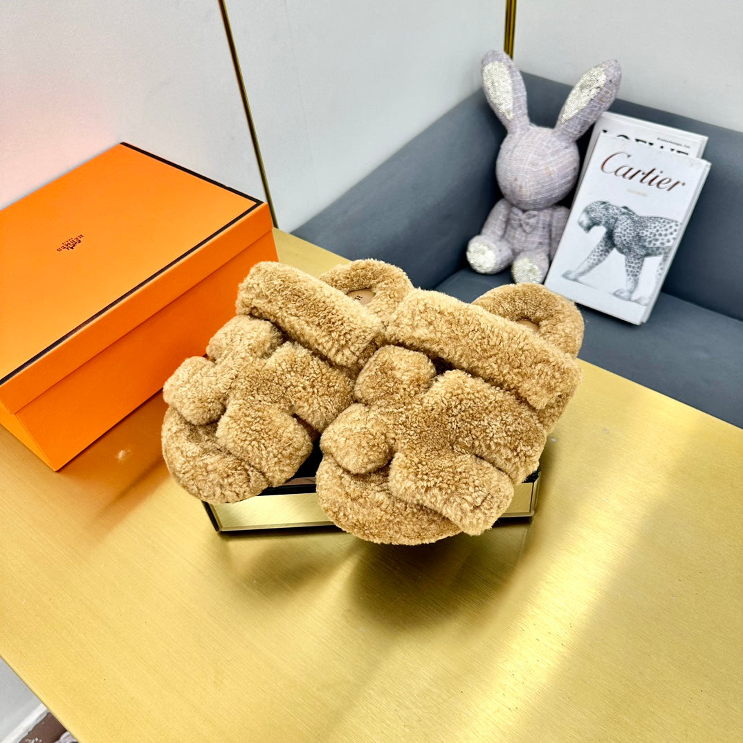 CHYPRE SANDAL IN TORTILLA BROWN SHEARLING、mysite、Cacoeks