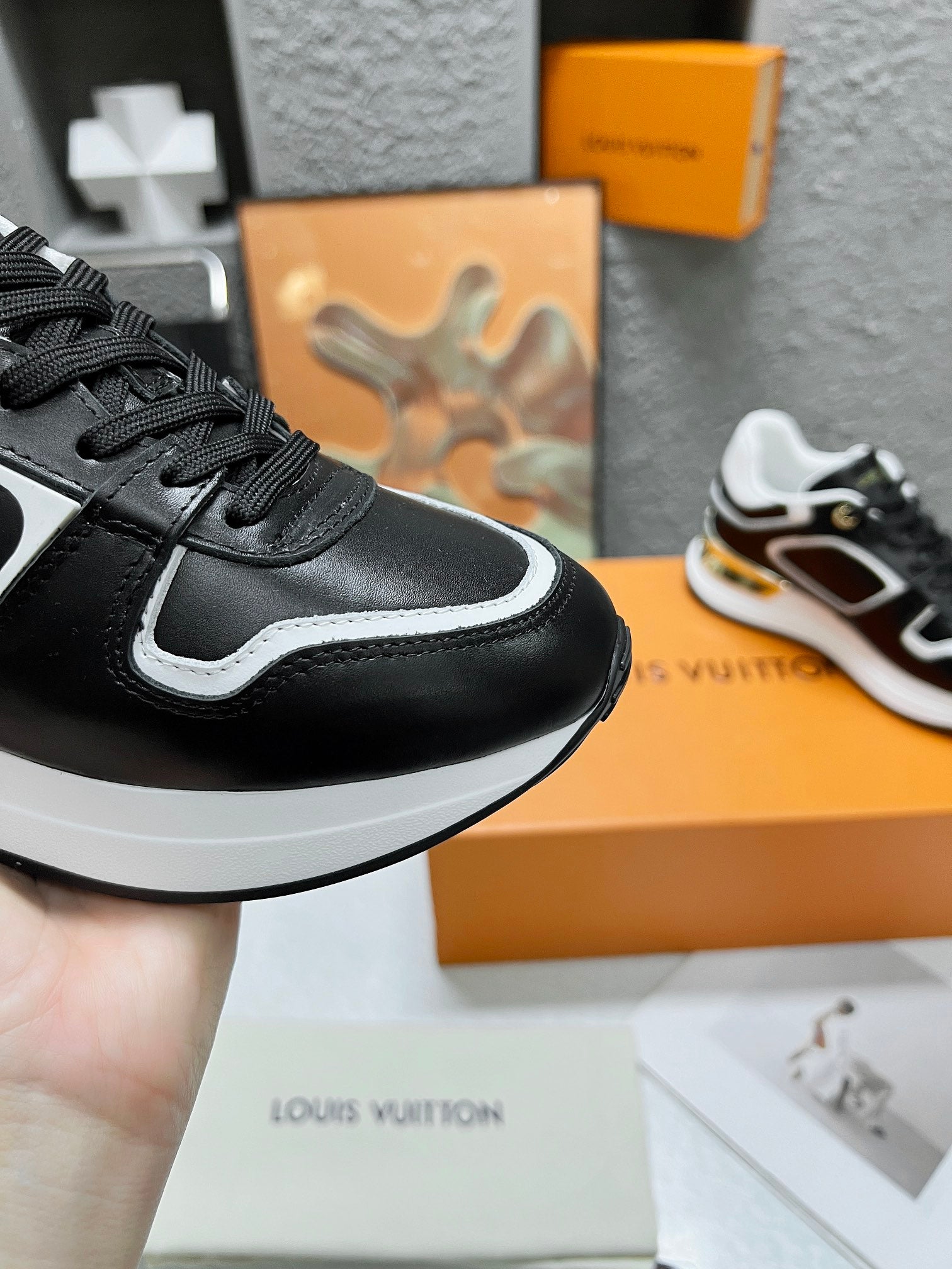 LV WOMEN SNEAKER IN BLACK CALFSKIN、mysite、Cacoeks