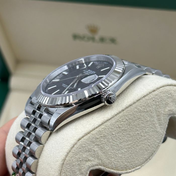 兼职  林炎: luxecystore