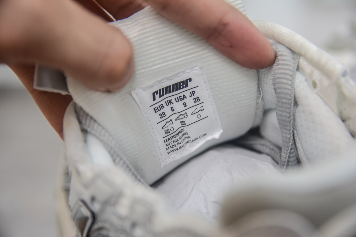 Balenciaga Runner Trainer in Off White、mysite、Cacoeks