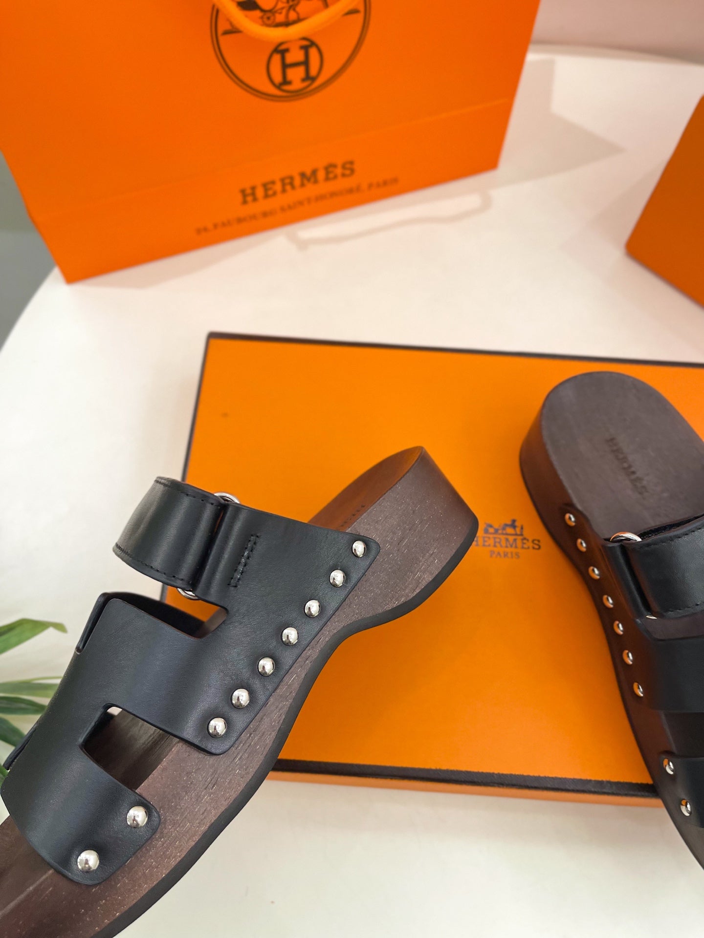 KOS CLOG IN BLACK CALFSKIN、mysite、Cacoeks