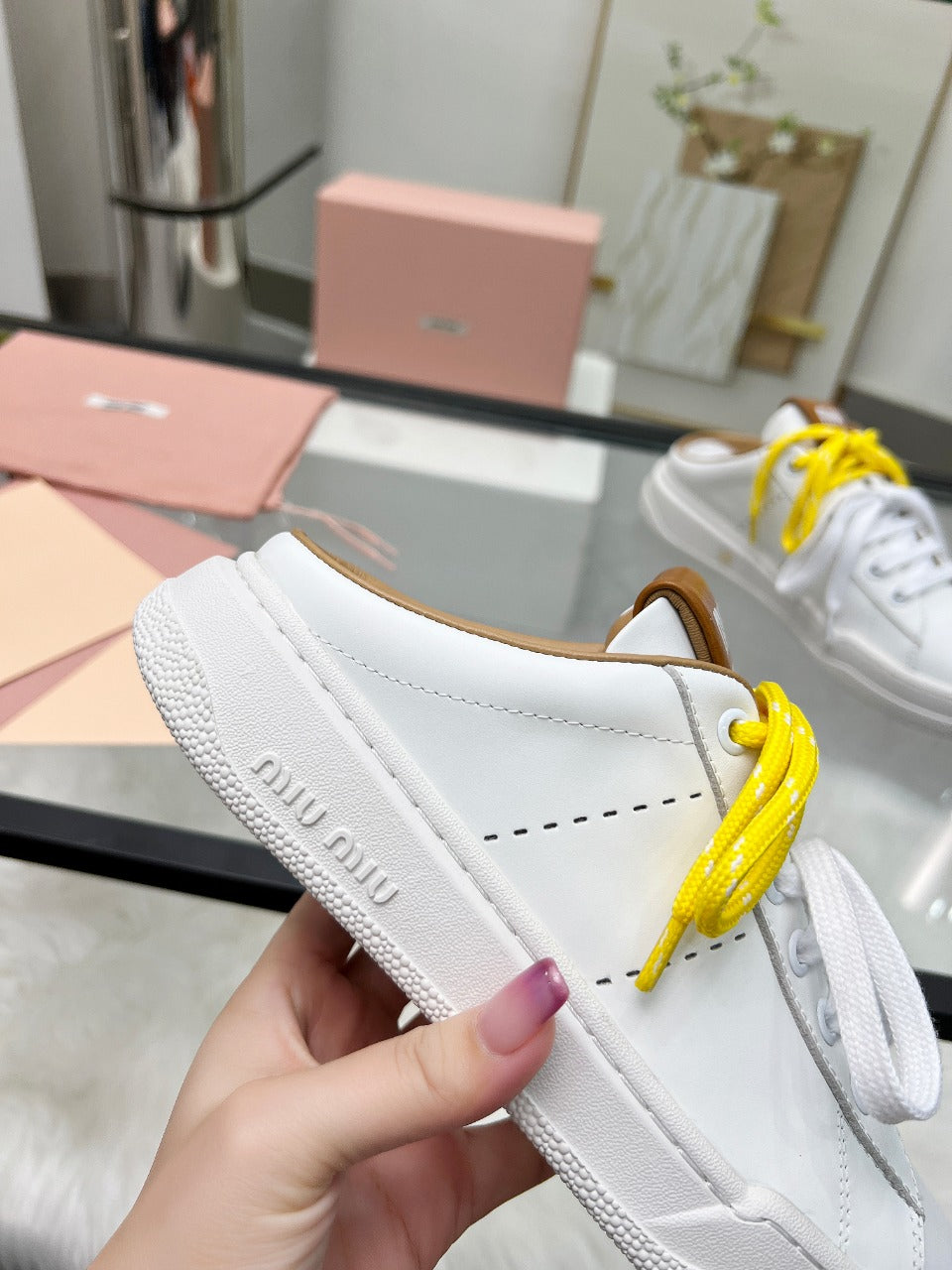 SNEAKER MULES IN WHITE MIX BROWN CALFSKIN WHITE YELLOW LACES、mysite、Cacoeks