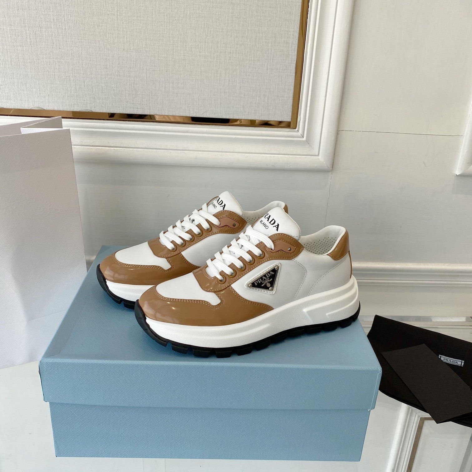 PRADA 25S THICK SOLE SNEAKER IN WHITE AND BROWN CALFSKIN、mysite、Cacoeks