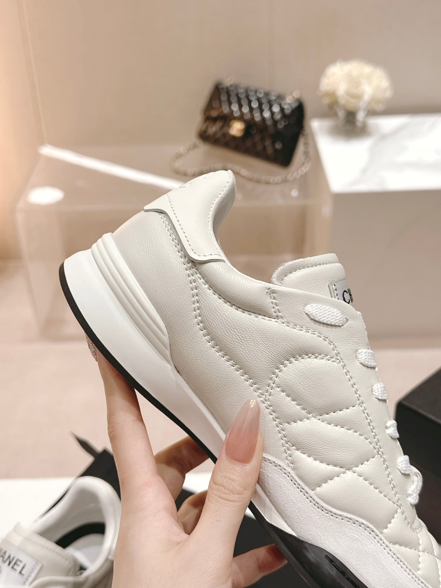SNEAKERS IN GLOSSY WHITE LAMBSKIN、mysite、Cacoeks