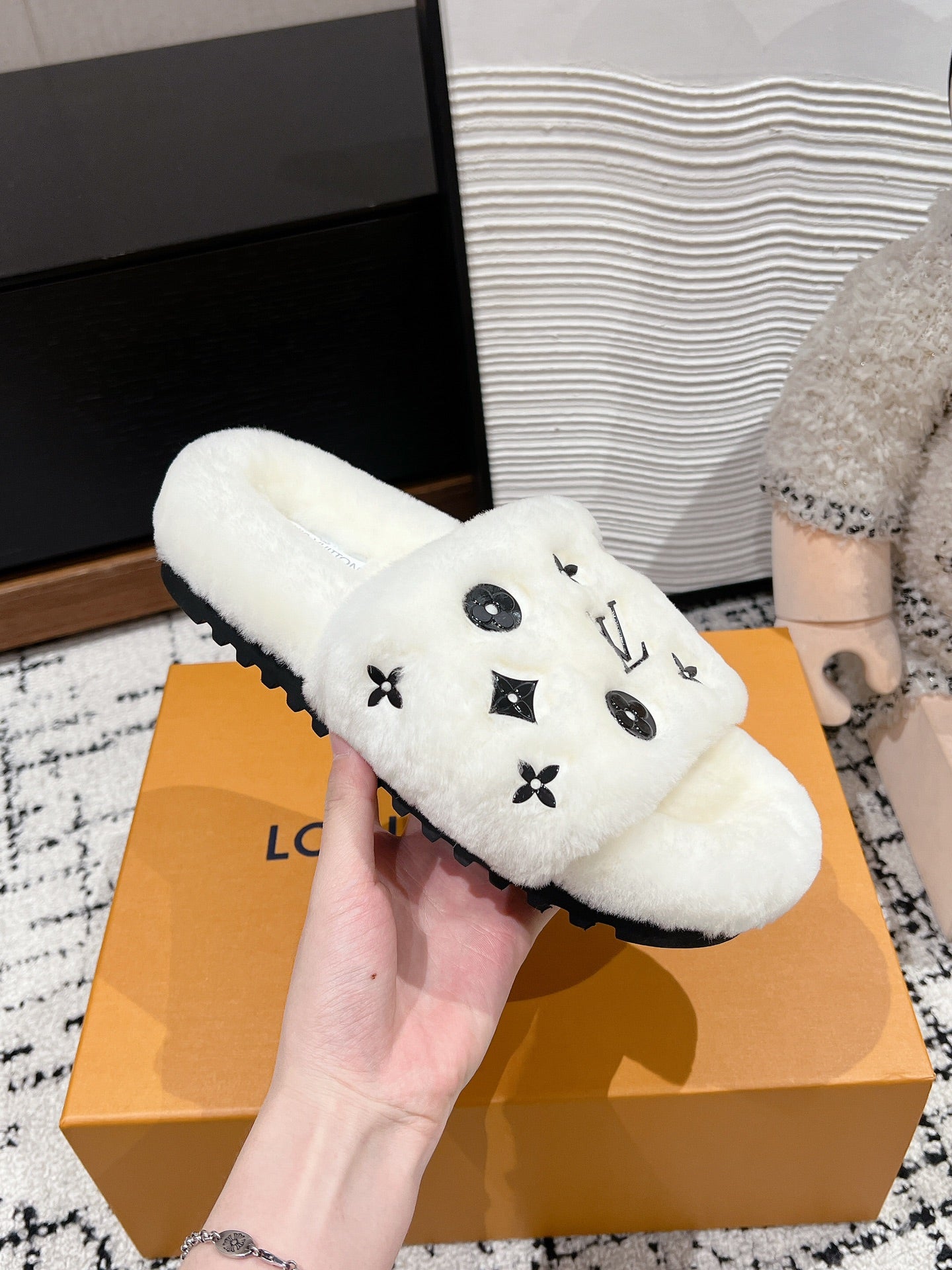 SLIPPER IN WHITE WOOL、mysite、Cacoeks