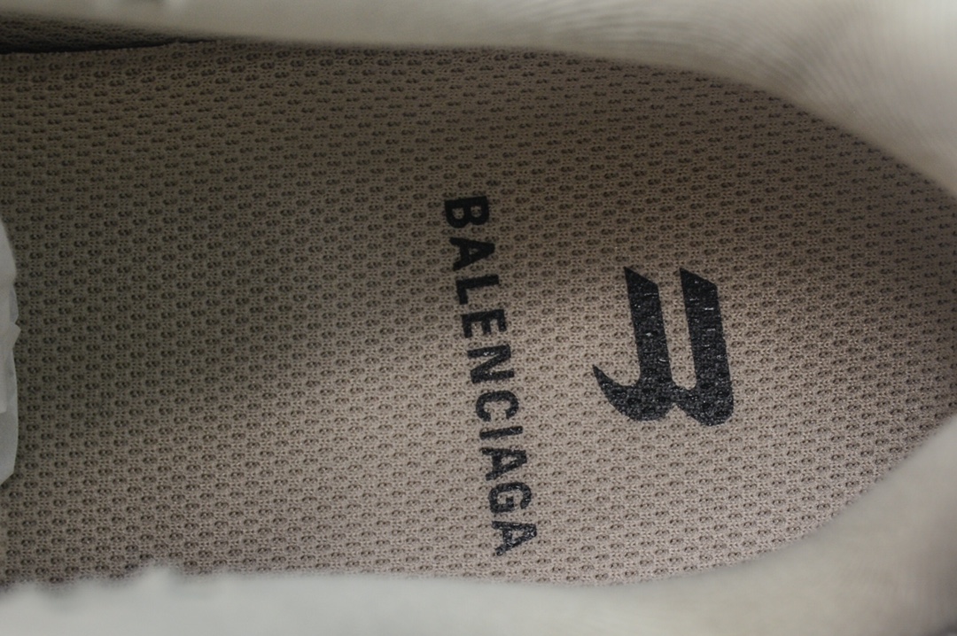 Balenciaga Defender in Beige、mysite、Cacoeks