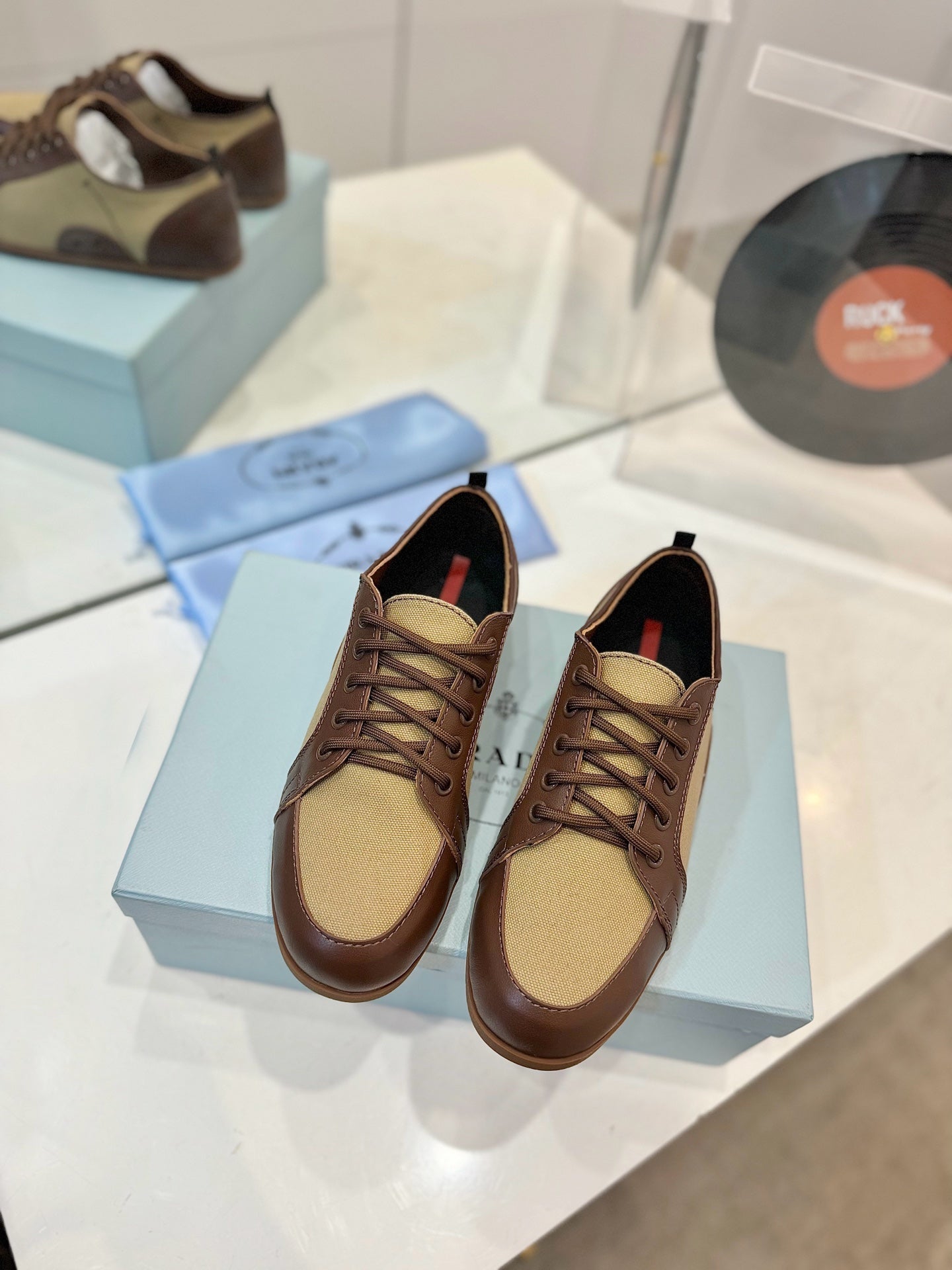 SNEAKERS IN BROWN LAMBSKIN AND BEIGE CANVAS、mysite、Cacoeks