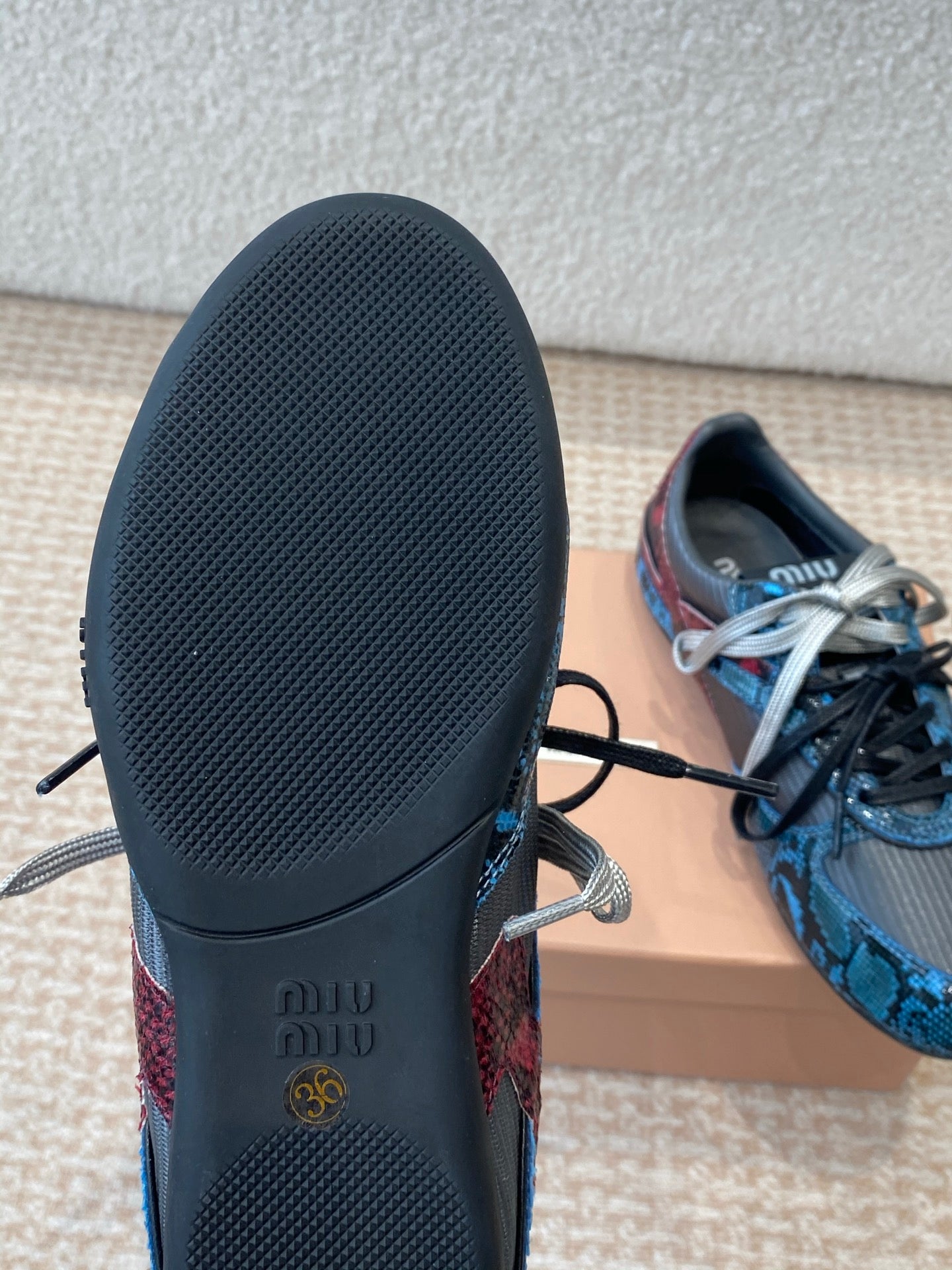 GYMNASIUM SNEAKER IN BLACK FABRIC AND BLUE SNAKE EFFECT CALFSKIN、mysite、Cacoeks