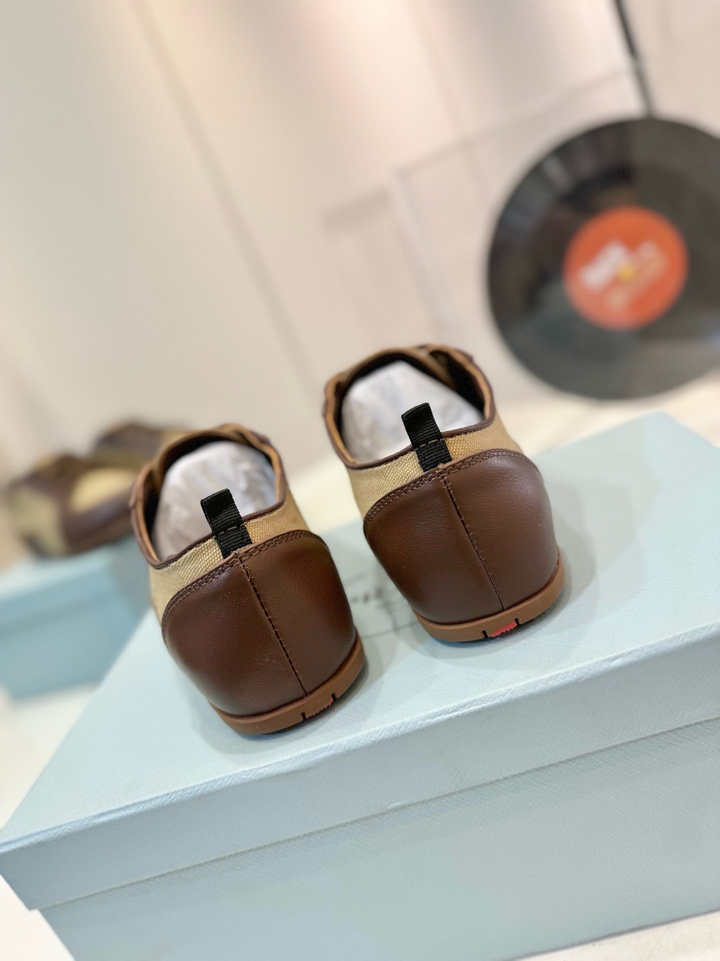 SNEAKERS IN BROWN LAMBSKIN AND BEIGE CANVAS、mysite、Cacoeks