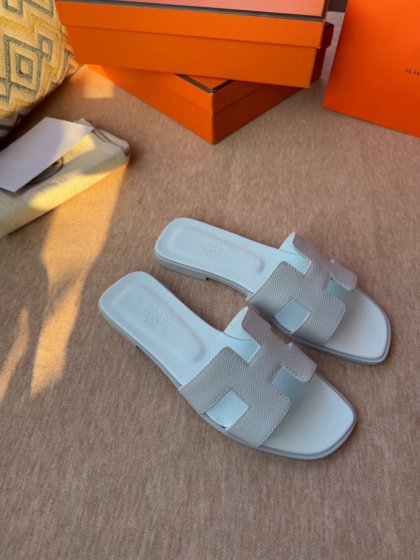 0RAN SANDALS IN ICE BLUE CALFSKIN、mysite、Cacoeks