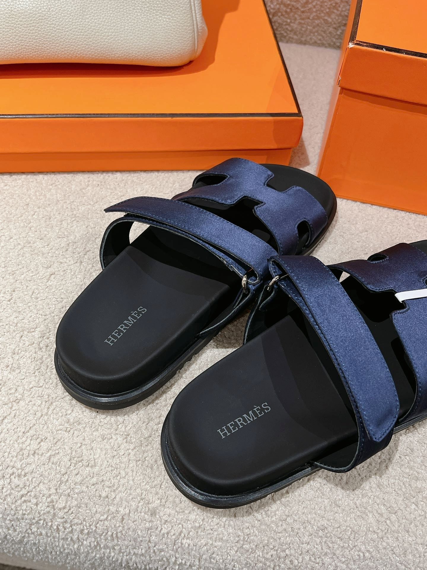 CHYPRE SANDAL BLACK MIX LIGHT BERRY CALFSKIN、mysite、Cacoeks