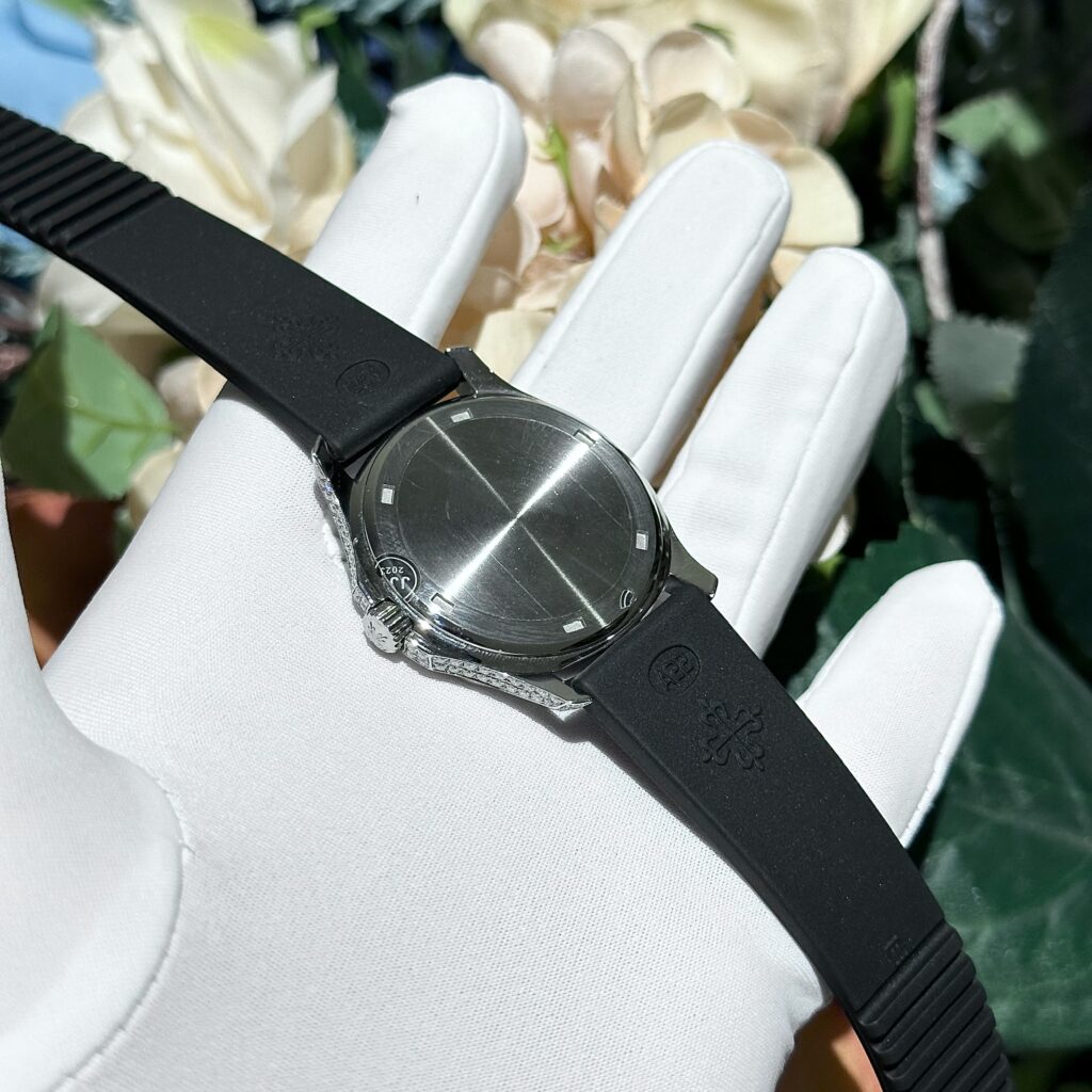 Đồng Hồ Patek Philippe Aquanaut 5069G Đính Kim Cương Moissanite 35 (1)