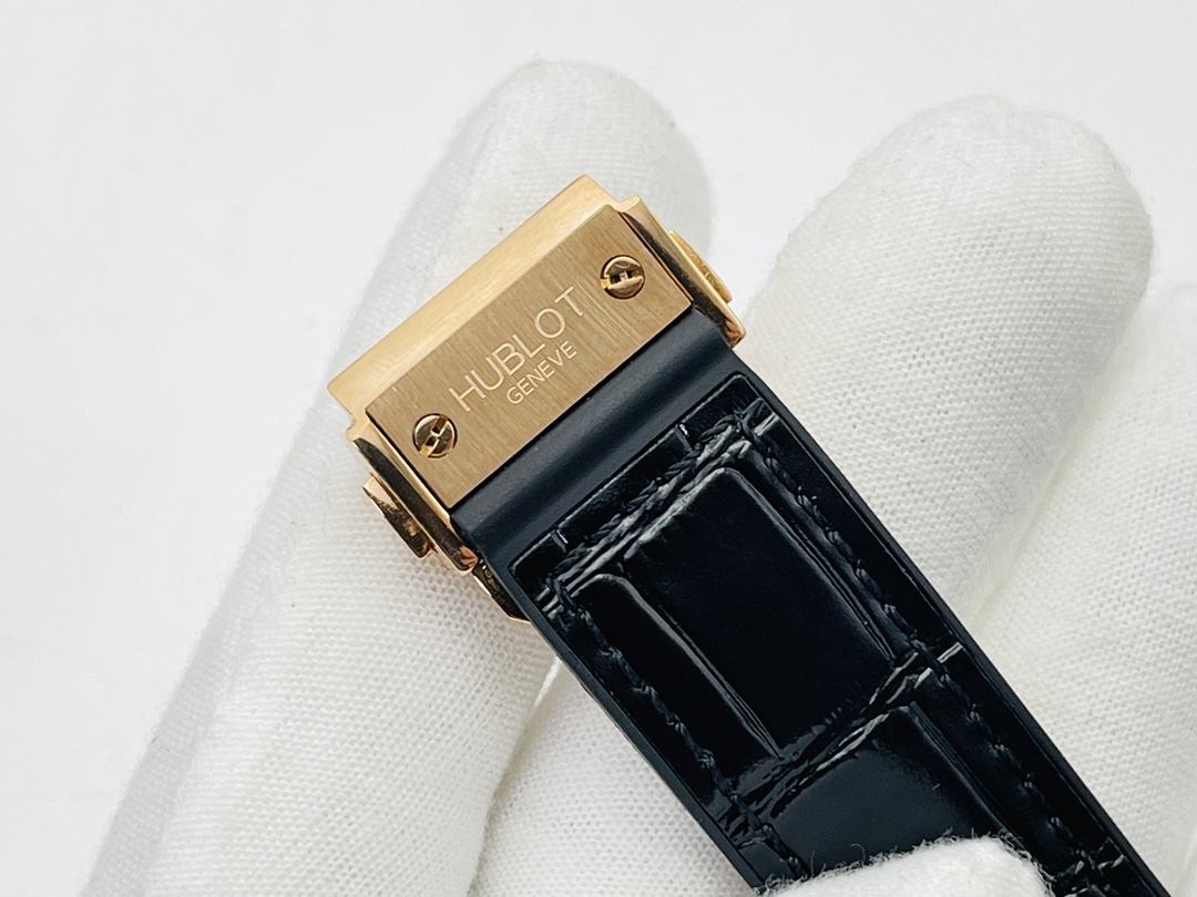 Hublot Classic Fusion 542.OX.1181.LR.1704 42mm-fasswatch