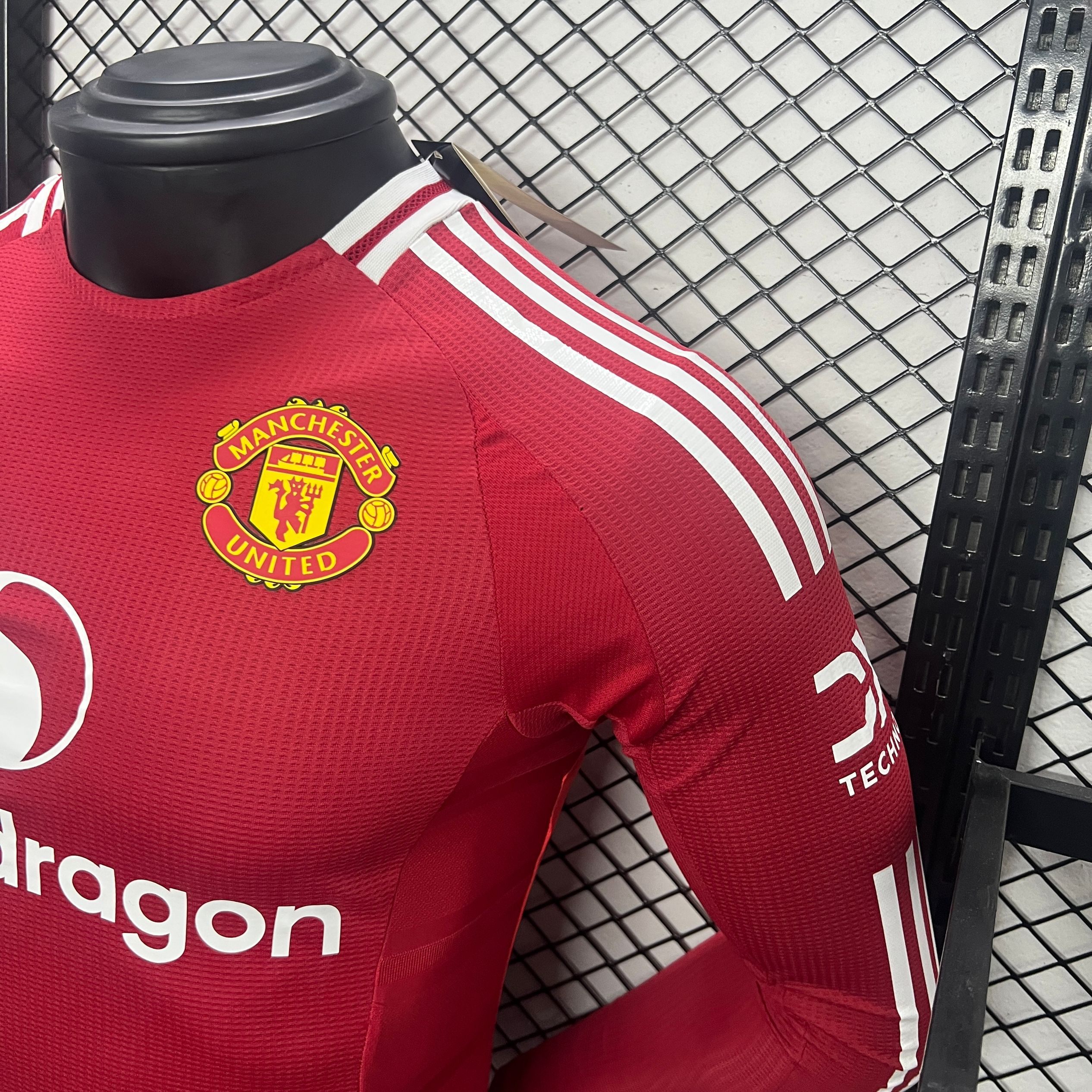 ManixJersey.com | Manchester United 24-25 Home Long Sleeve Jersey - Player Version -Customize Name, Number and Patch | Worldwide Shipping