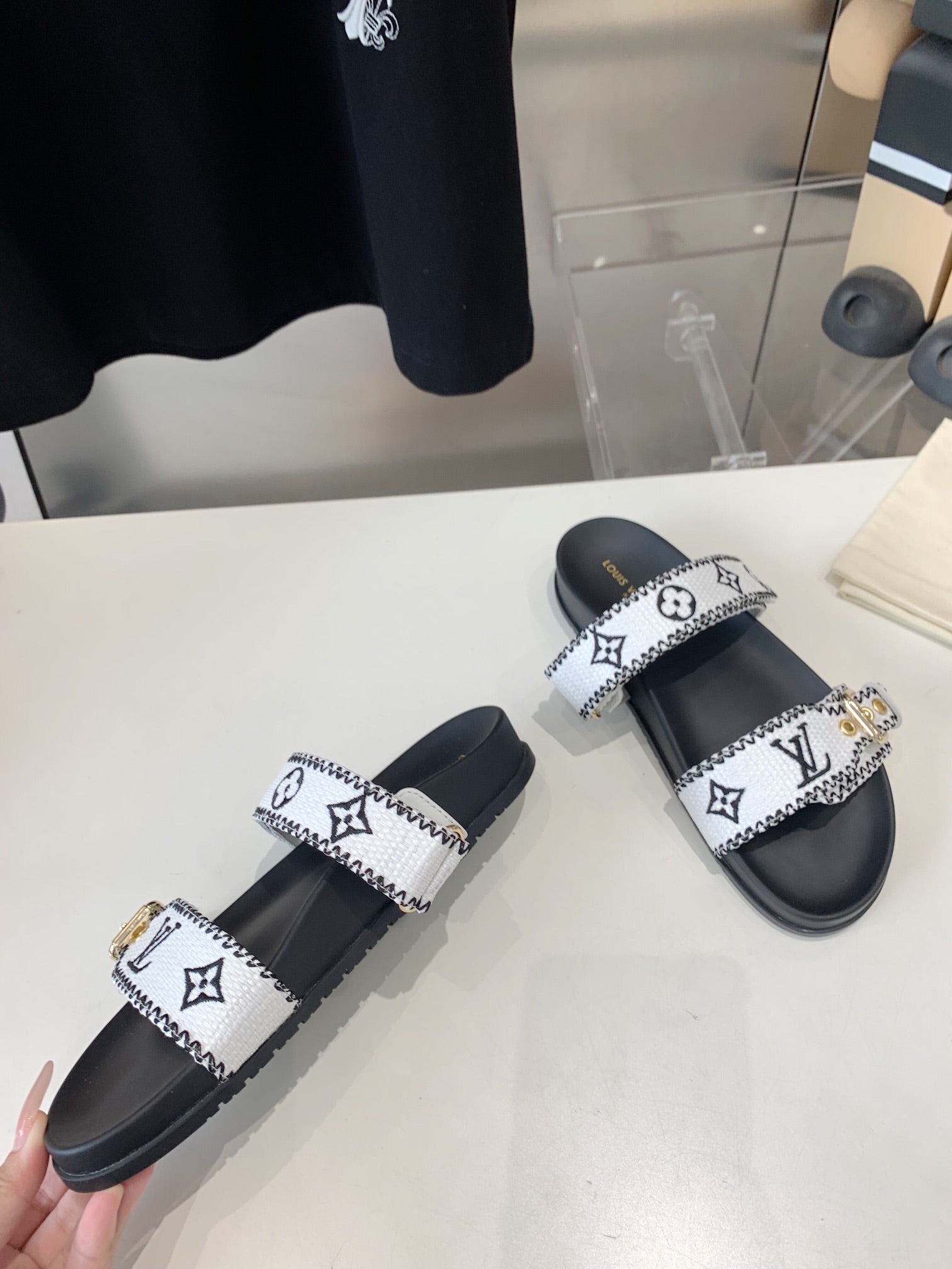 LV WOMEN SUNSET DAD SANDAL IN WHITE MIX BLACK MONOGRAM FABRIC MULE、mysite、Cacoeks