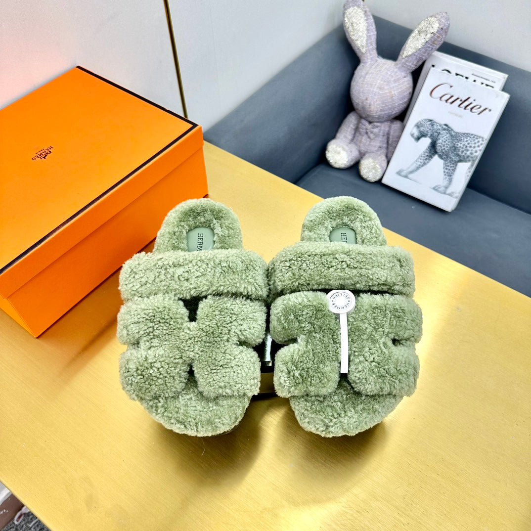 CHYPRE SANDAL IN JADE GREEN SHEARLING、mysite、Cacoeks
