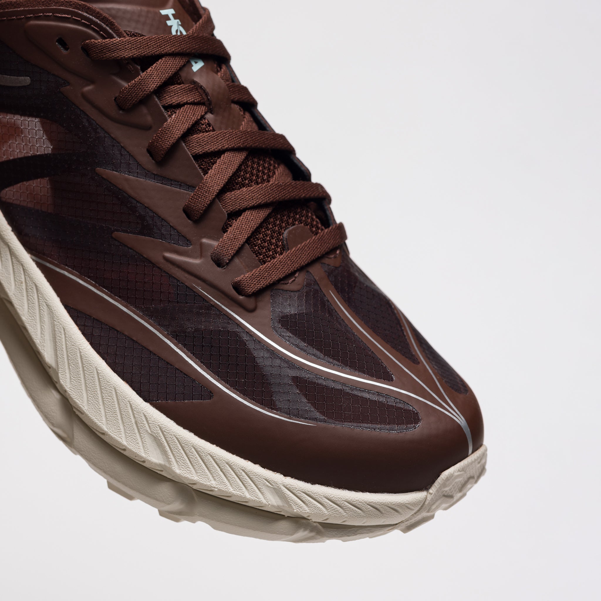 Mafate Speed 4 Lite Sneaker in Cold Brew/Oat Milk