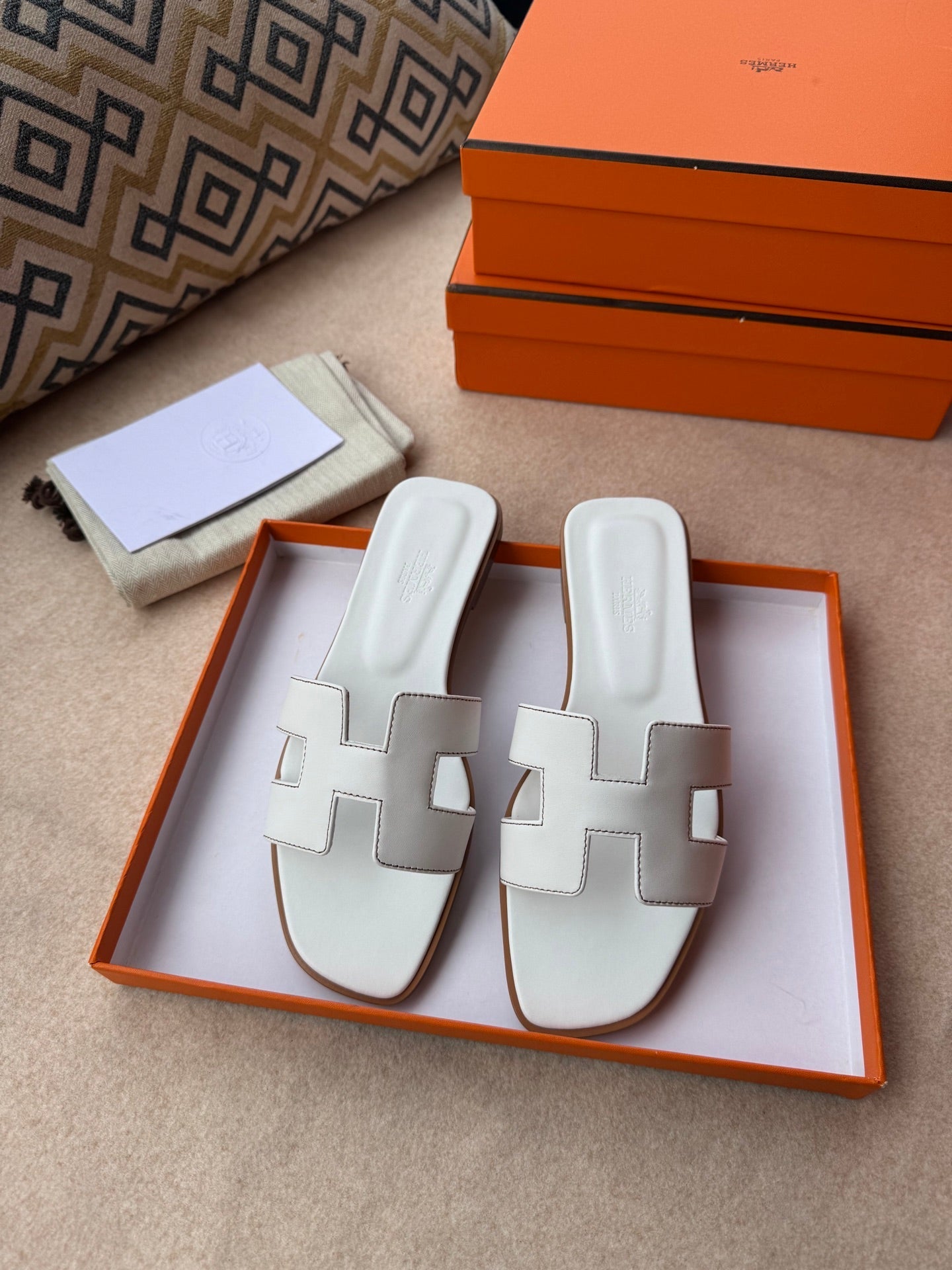 0RAN SANDALS IN WHITE CALFSKIN、mysite、Cacoeks