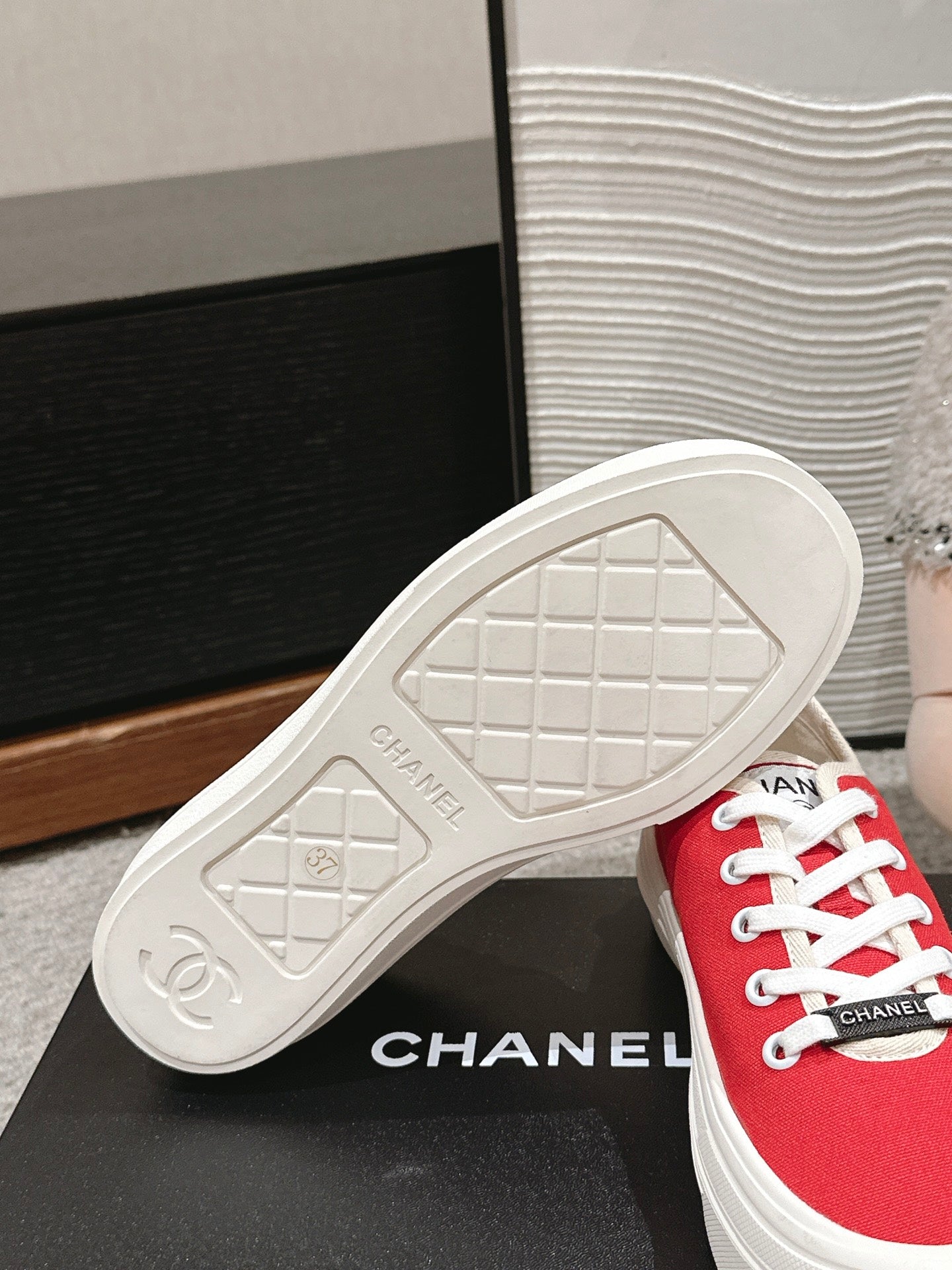 LACE-UP SNEAKERS IN CHERRY RED CANVAS、mysite、Cacoeks