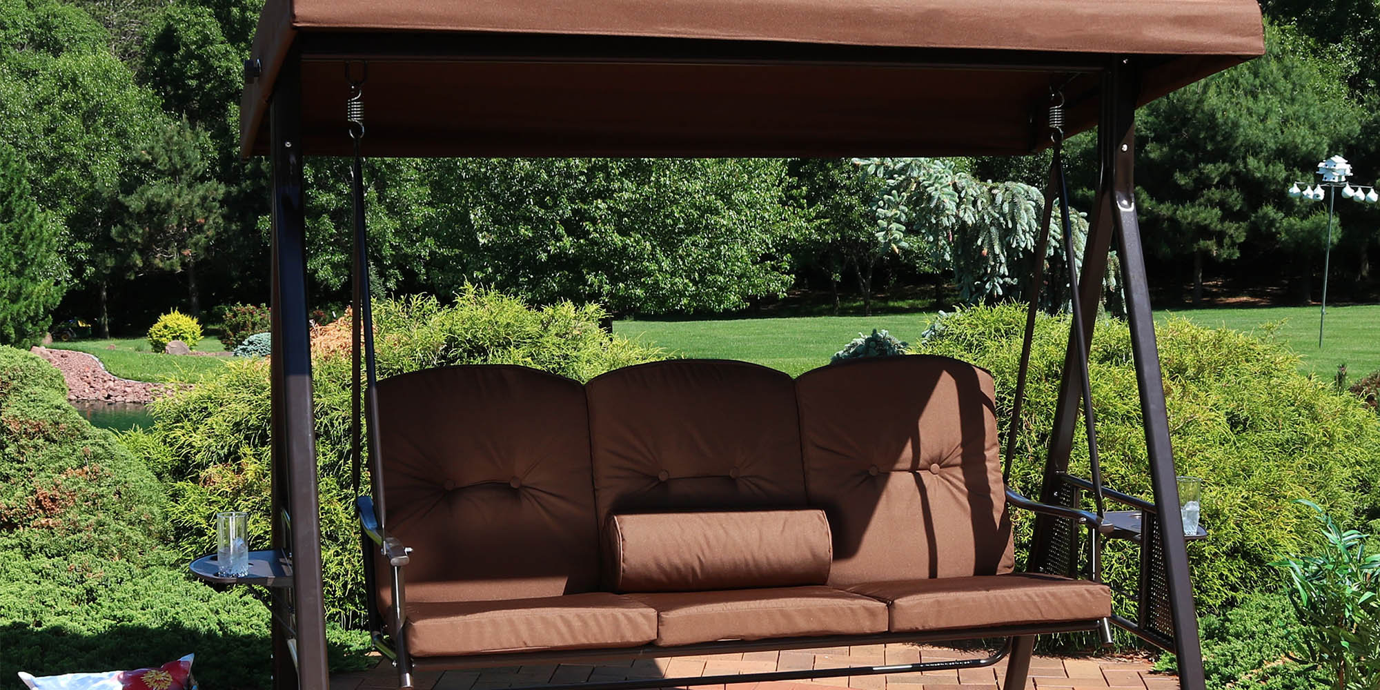 Relax and Enjoy the Outdoors with this Stylish Swing