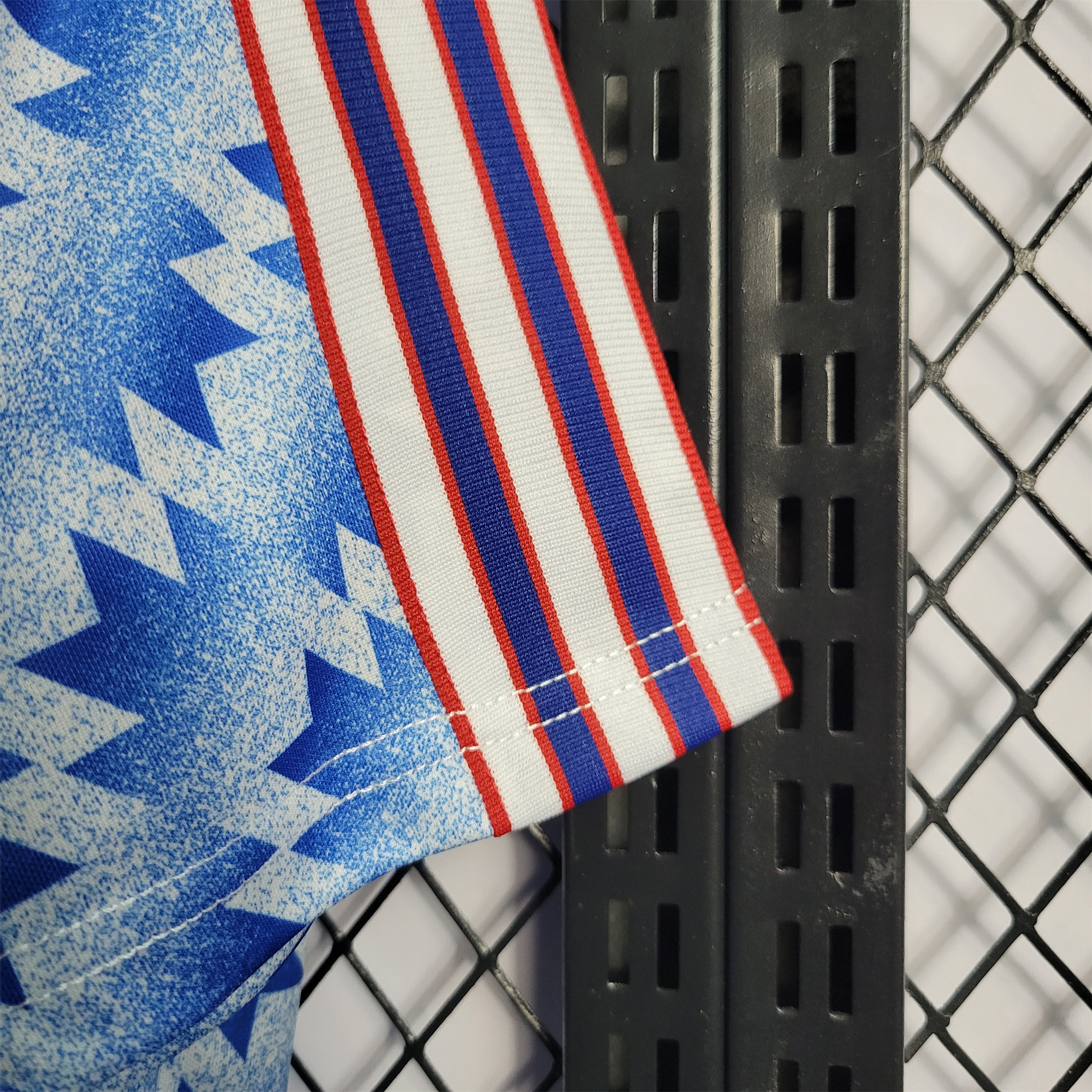 ManixJersey.com | Retro Manchester United 90-92 Away Jersey -Customize Name, Number and Patch | Worldwide Shipping