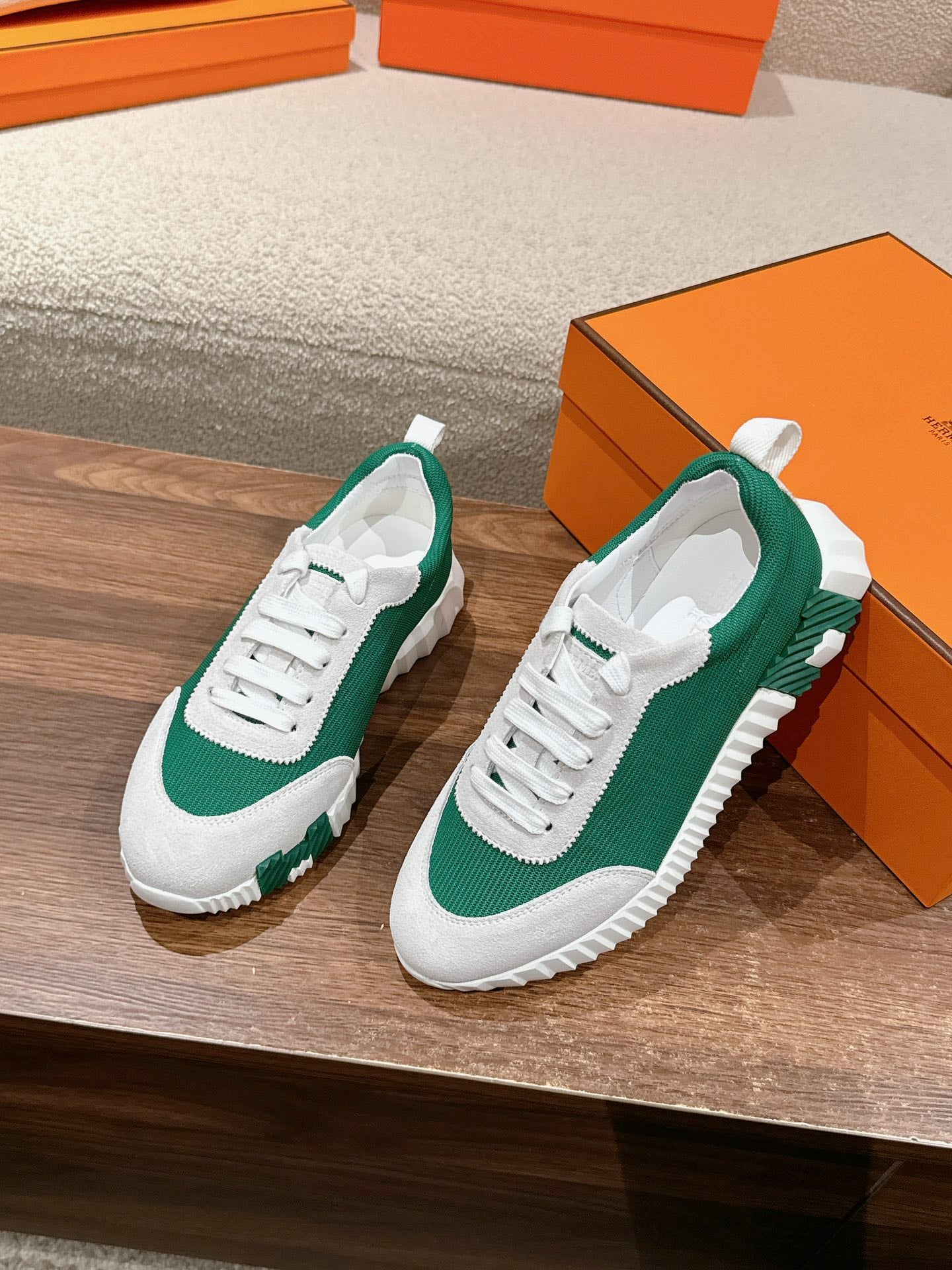 MAINLAND SNEAKER IN PALE GRAY SUEDE AND FOREST GREEN BREATHABLE MESH FABRIC、mysite、Cacoeks