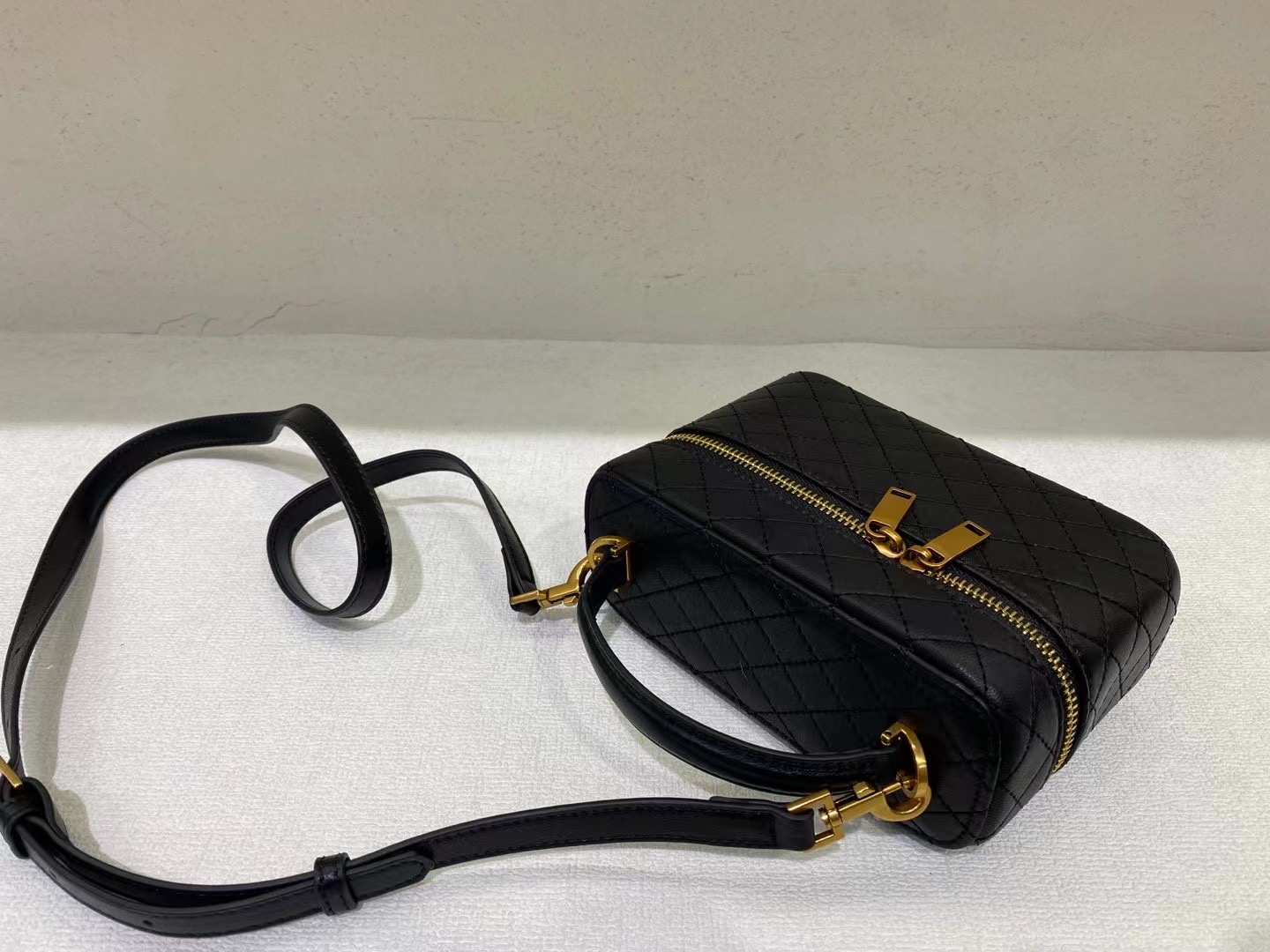 GEEK BAR-https://www.hot-toy.com/