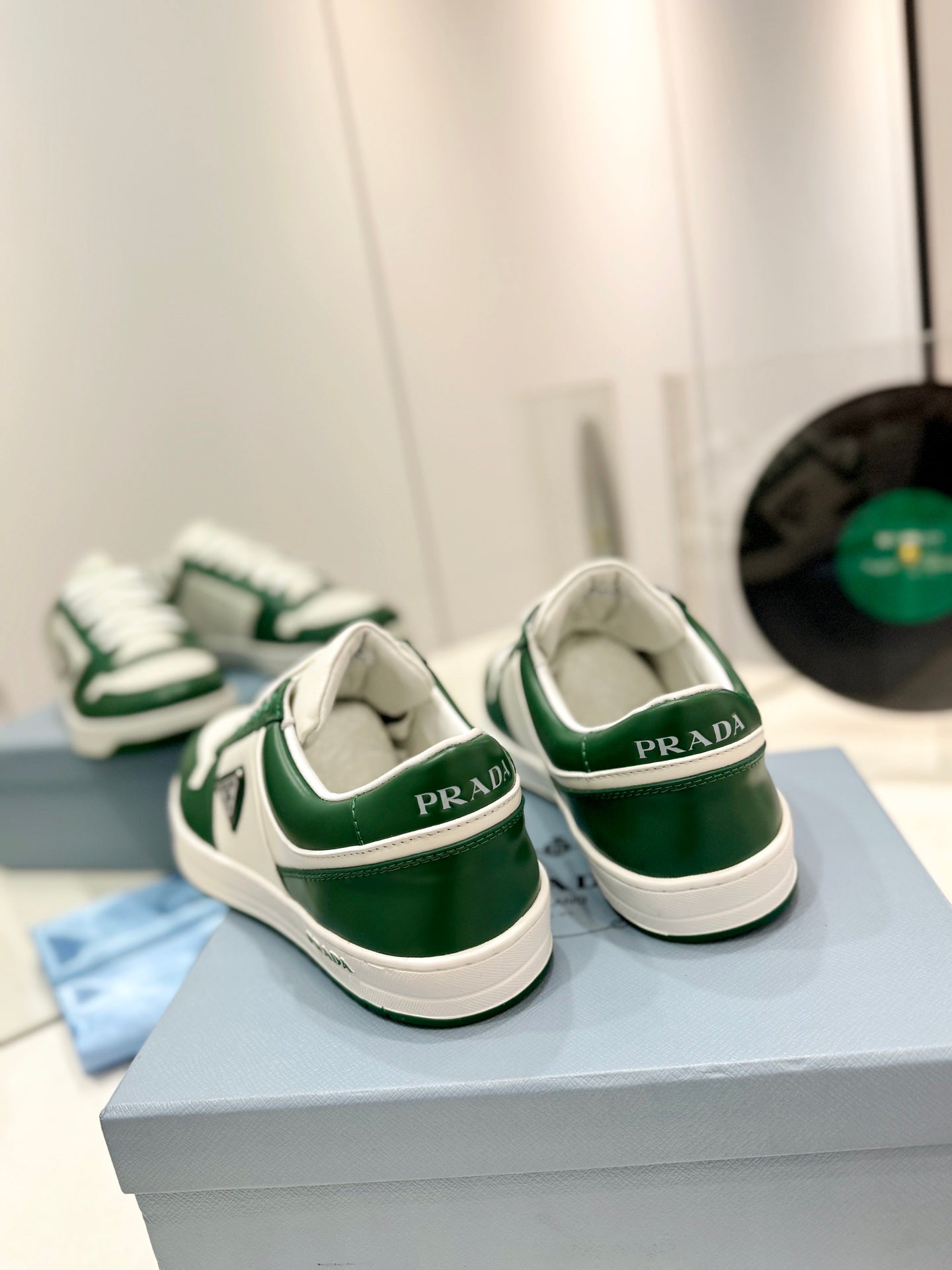 PRA DOWNTOWN PERFORATED SNEAKERS WHITE AND GREEN CALFSKIN、mysite、Cacoeks