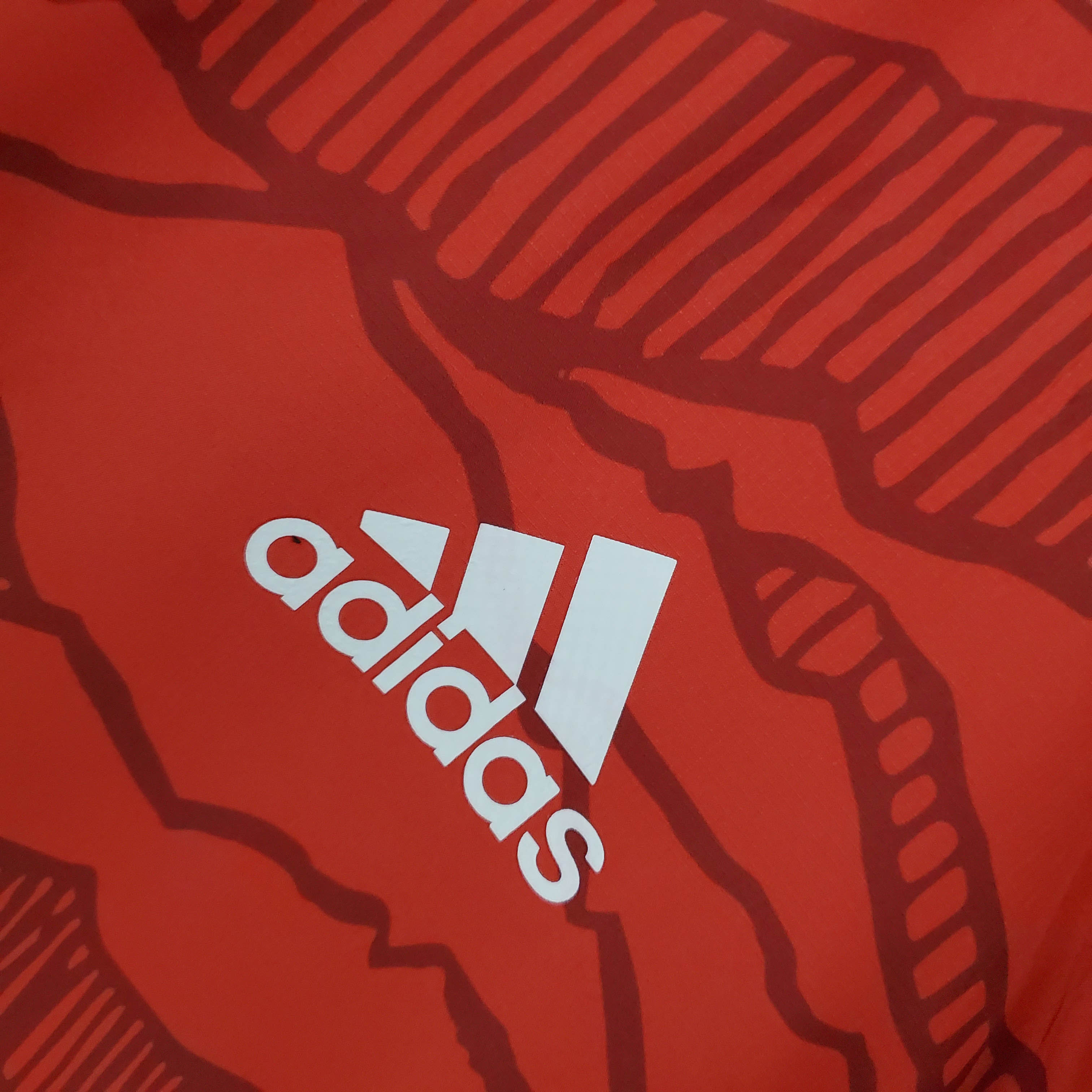 2021/2022 Windbreaker Football Jersey Bayern Munich Red 1:1 Thai Quality:football jersey mysite: unitedjerseyfootball 邓江浪:football