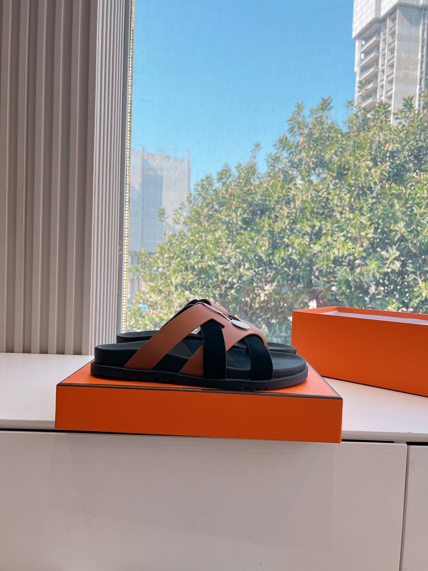 KAZIMIR SANDAL IN BRONZE BROWN CALFSKIN AND BLACK SUEDE、mysite、Cacoeks