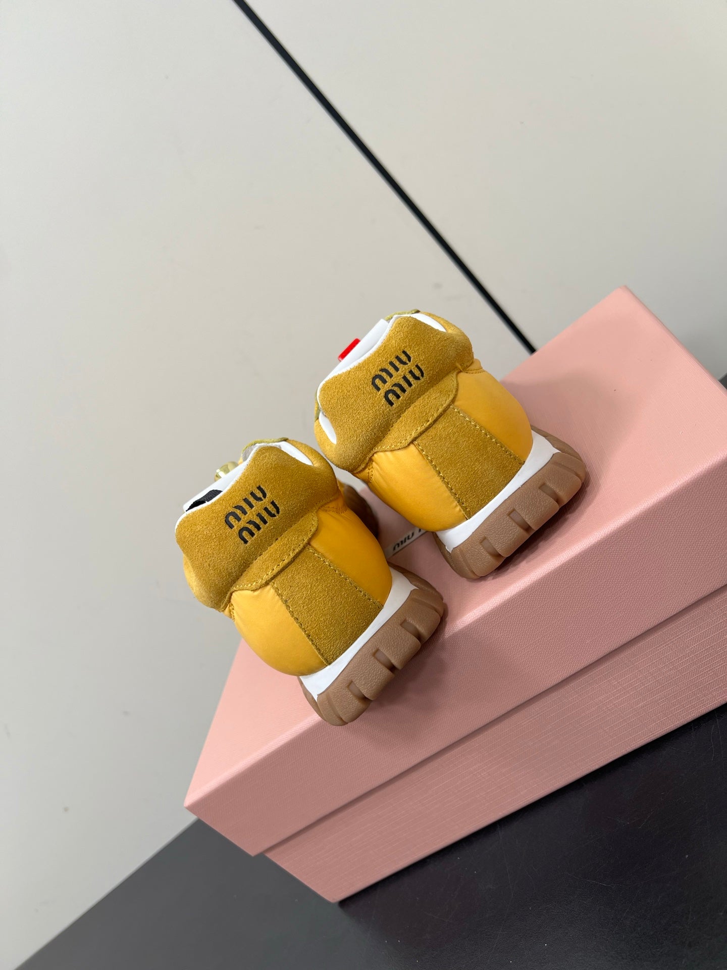 TYRE SNEAKERS IN YELLOW TECHNICAL FABRIC AND SUEDE WITH STICKER、mysite、Cacoeks