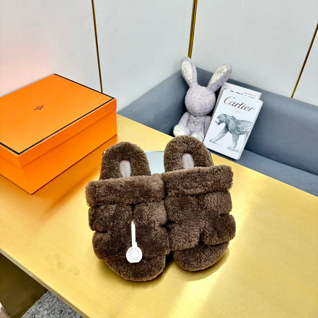 CHYPRE SANDAL IN WALNUT BROWN SHEARLING、mysite、Cacoeks