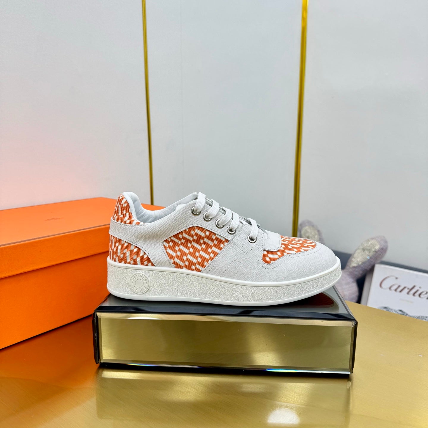 FREE SNEAKER IN WHITE CALFSKIN AND "H EN BIAIS" ORANGE CANVAS、mysite、Cacoeks
