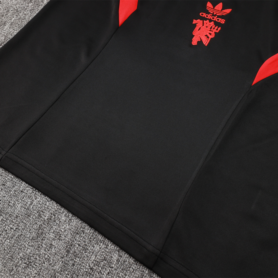 ManixJersey.com | Manchester United 24-25 Originals LFSTLR Long Sleeve Training Set - Black -Customize Name, Number and Patch | Worldwide Shipping