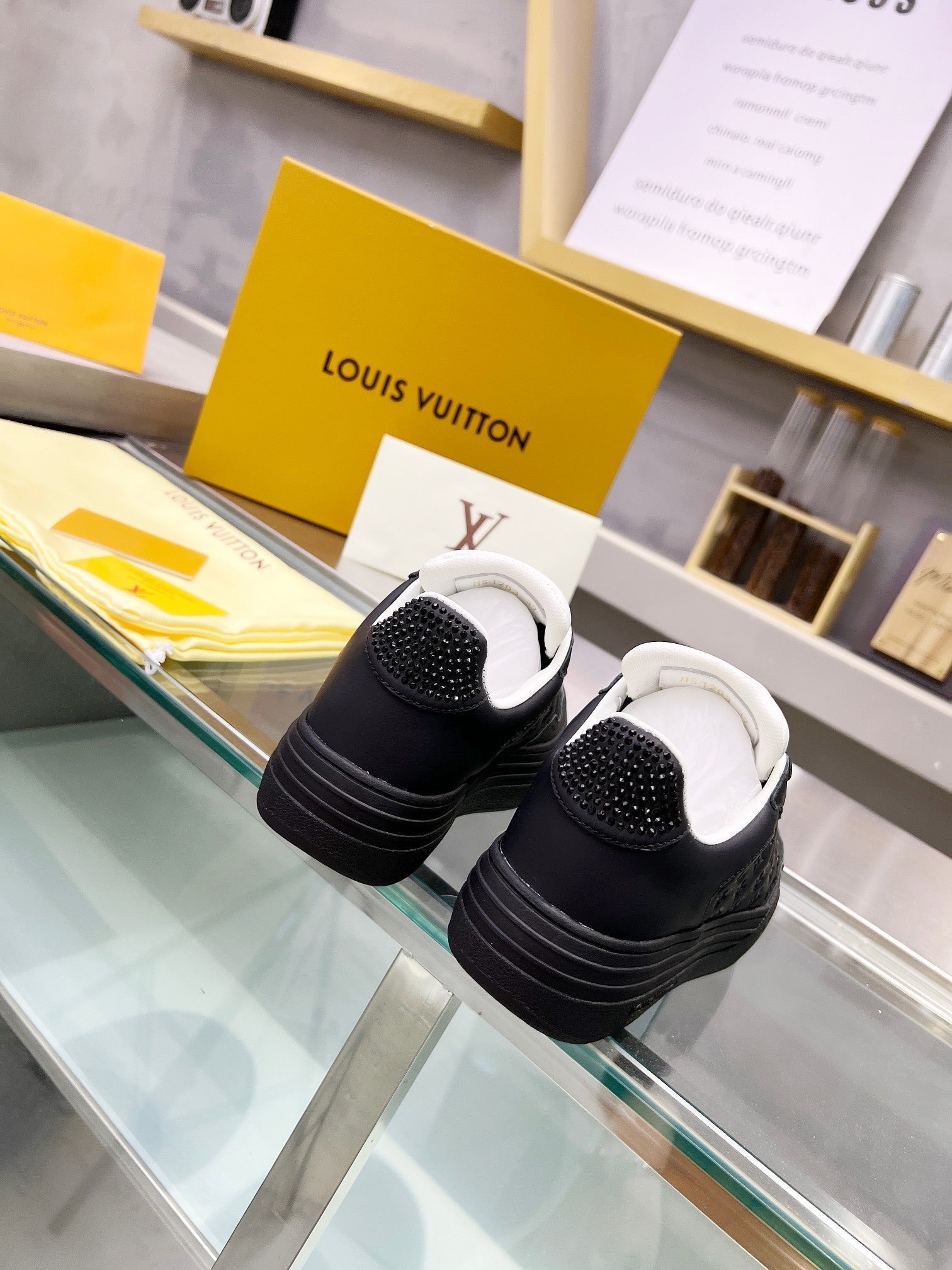 LV WOMEN GROOVY PLATFORM IN BLACK EMBOSSED CALFSKIN、mysite、Cacoeks