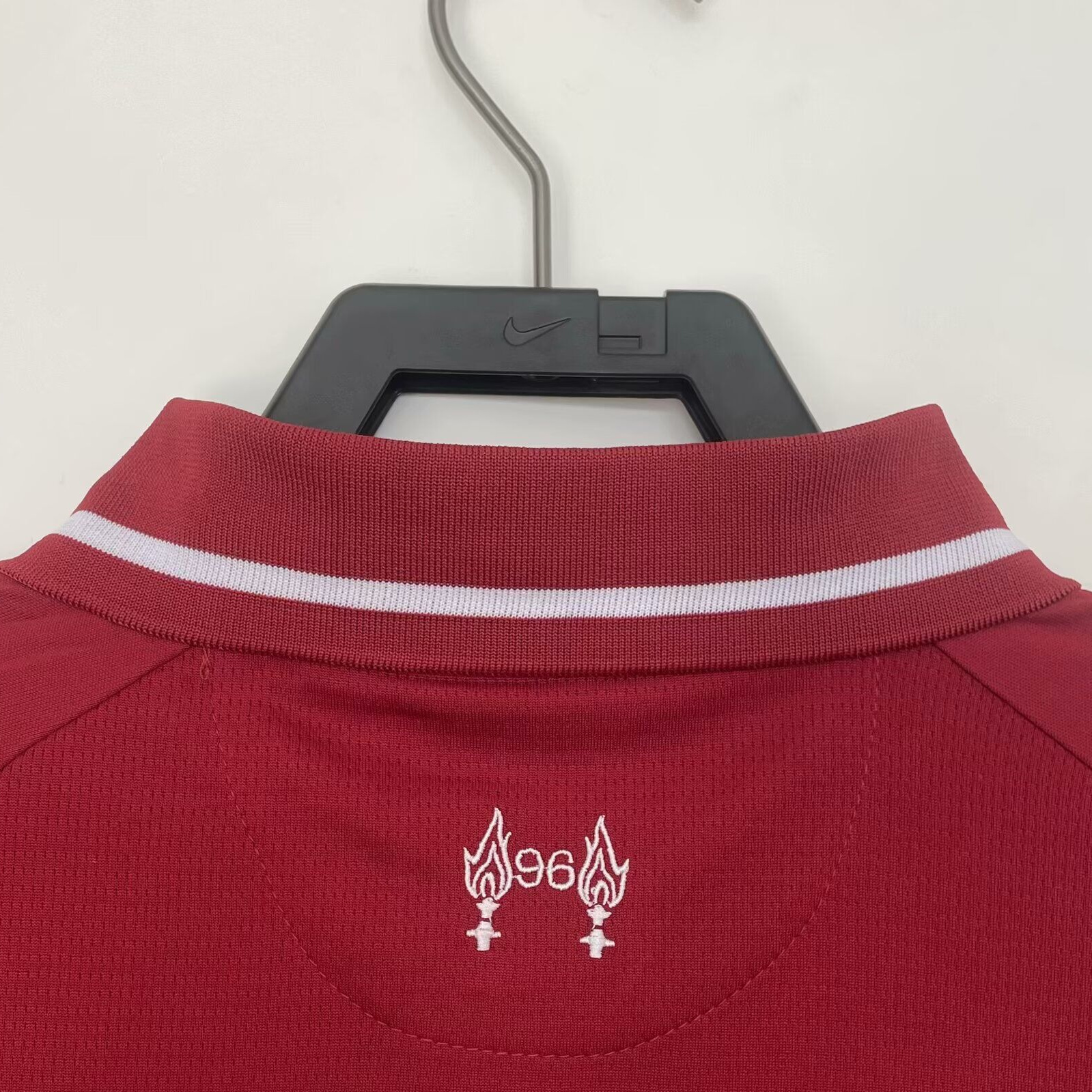 Higojerseys-Retro Liver.pool 2018-19 Home Jersey