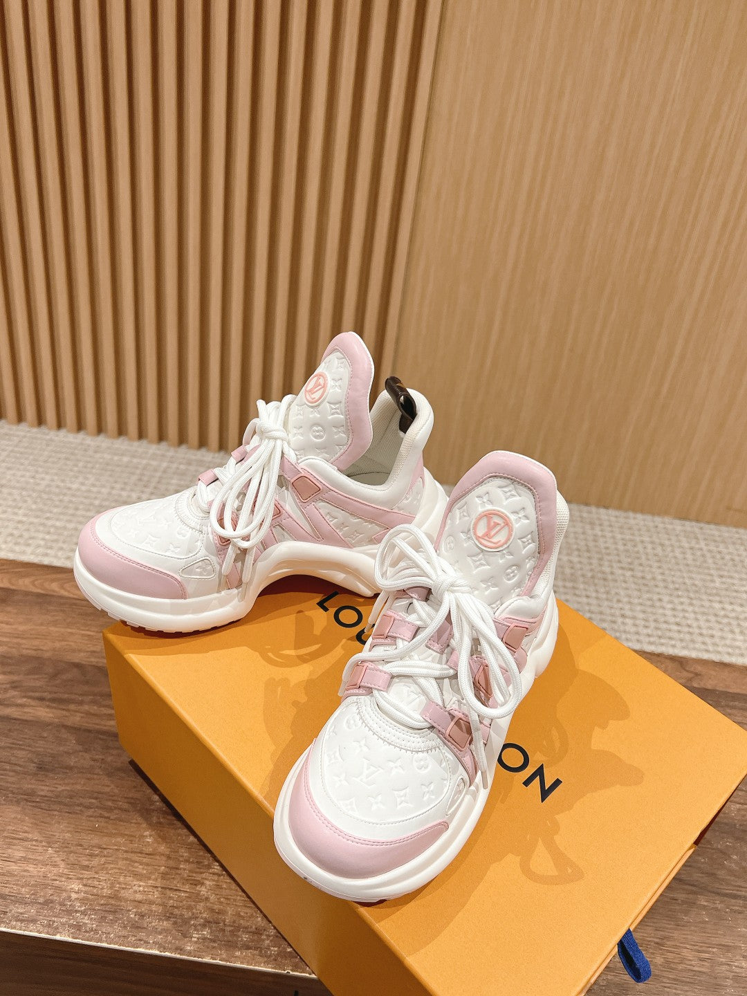 LV ARCHLIGHT SNEAKER IN WHITE MIX BABY PINK EMBOSSED CALFSKIN、mysite、Cacoeks