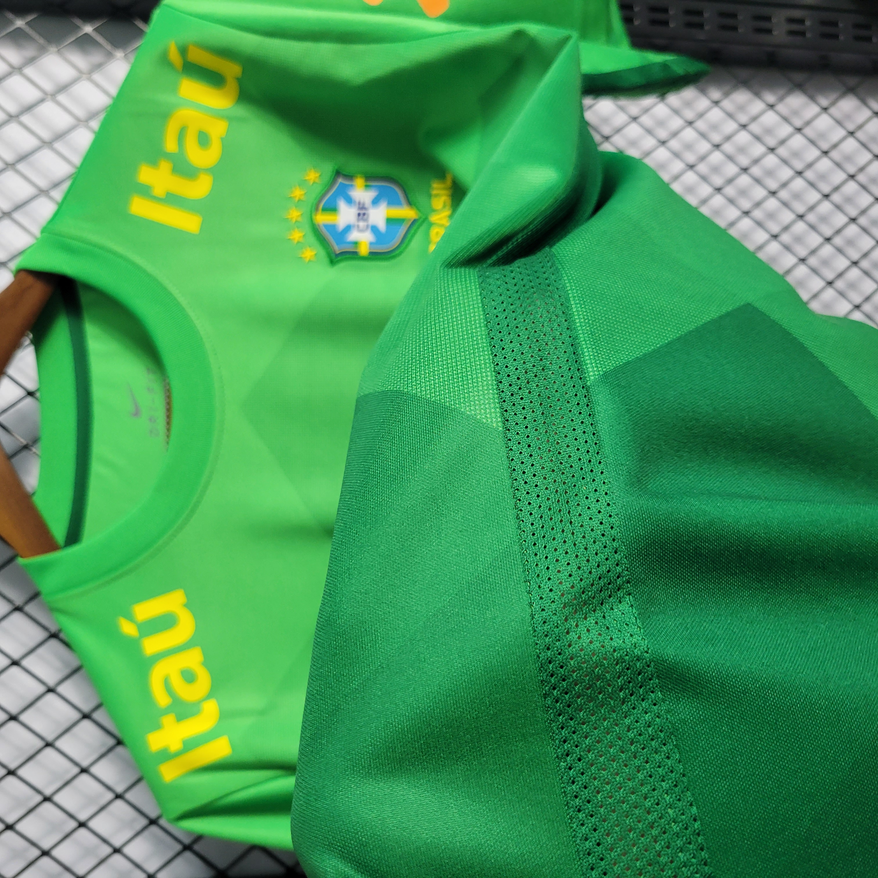ManixJersey.com | Retro Brazil 2020 Green Training Jersey -Customize Name, Number and Patch | Worldwide Shipping