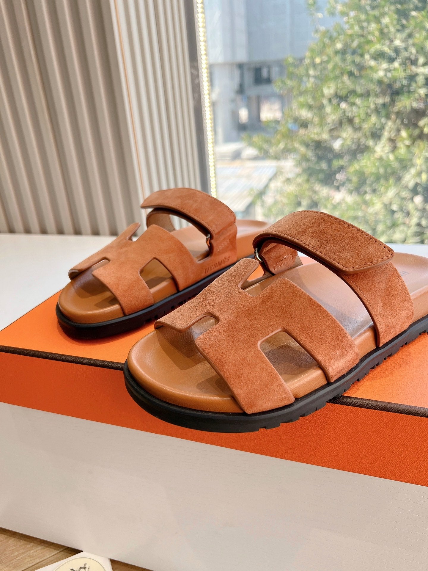 CHYPRE SANDAL IN VIVID ORANGE SUEDE、mysite、Cacoeks